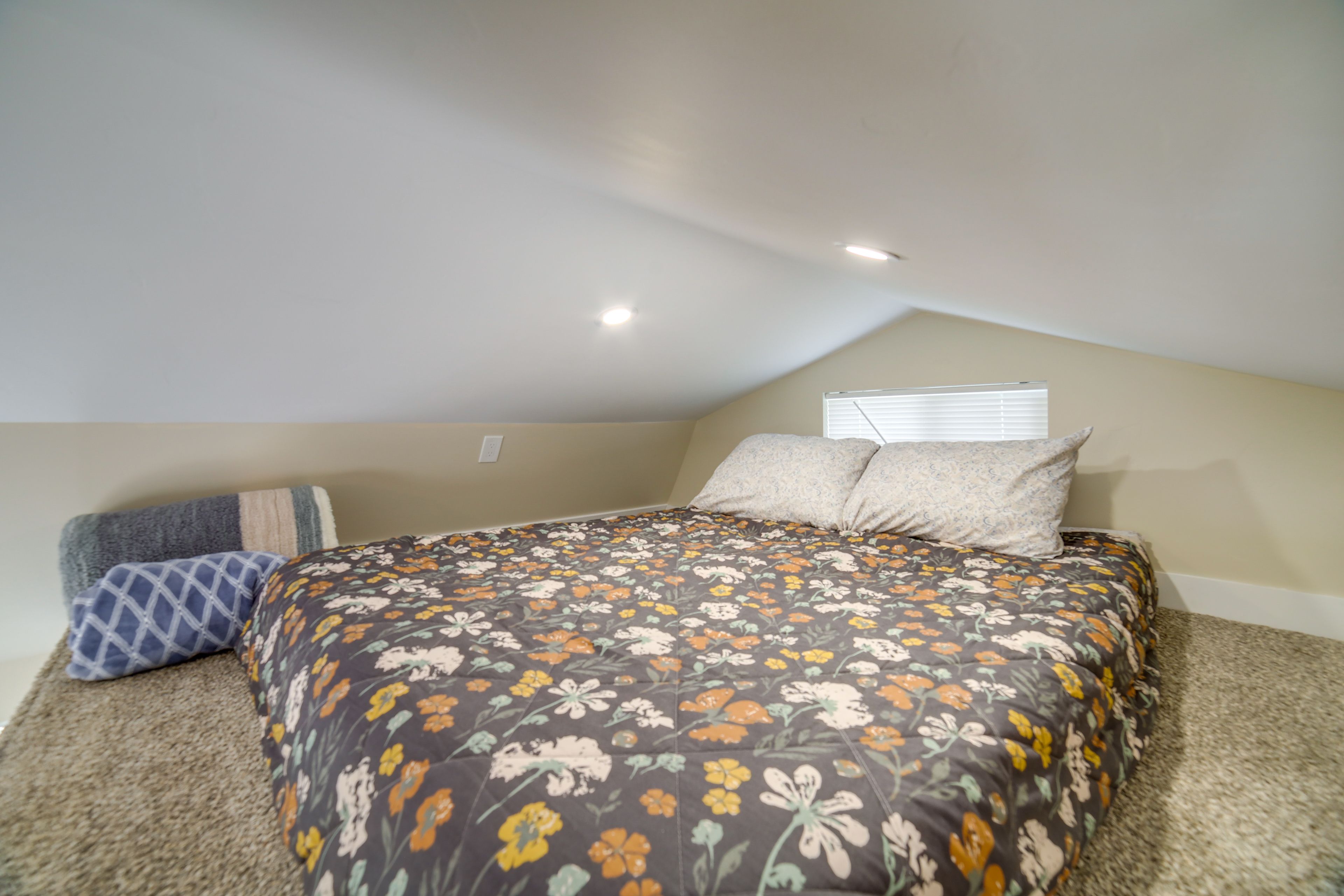 Loft | Queen Air Mattress
