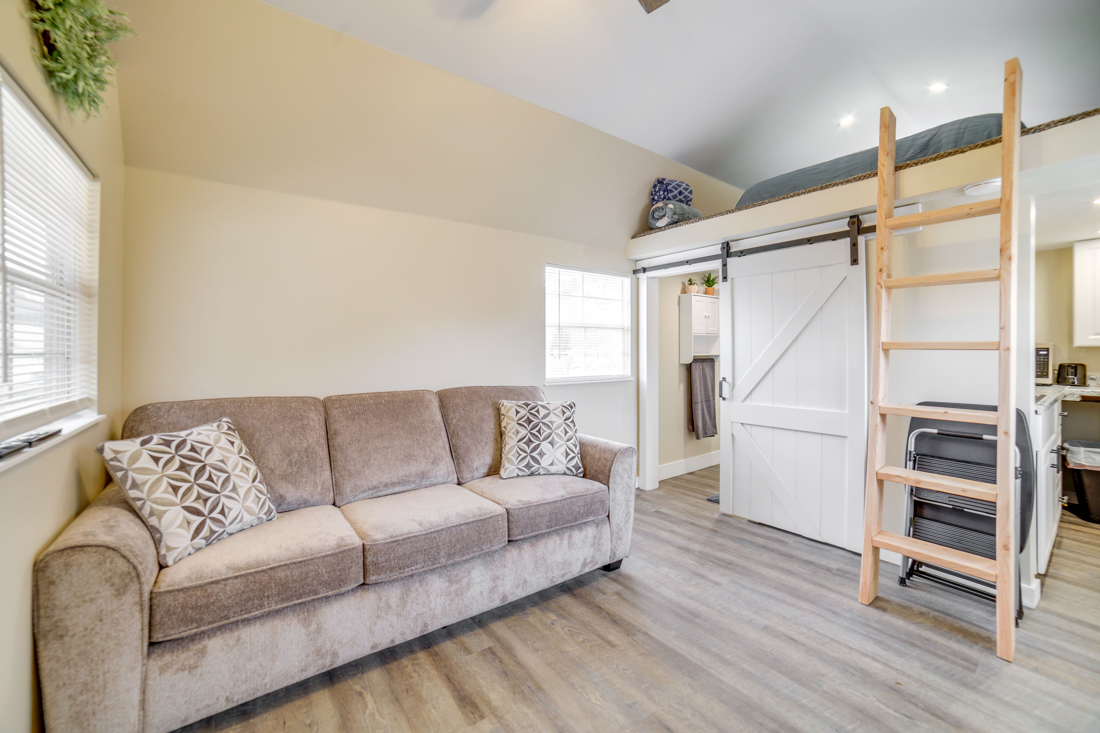 Pocatello Vacation Rental | Studio | 1BA | 2 Steps to Enter | 300 Sq Ft