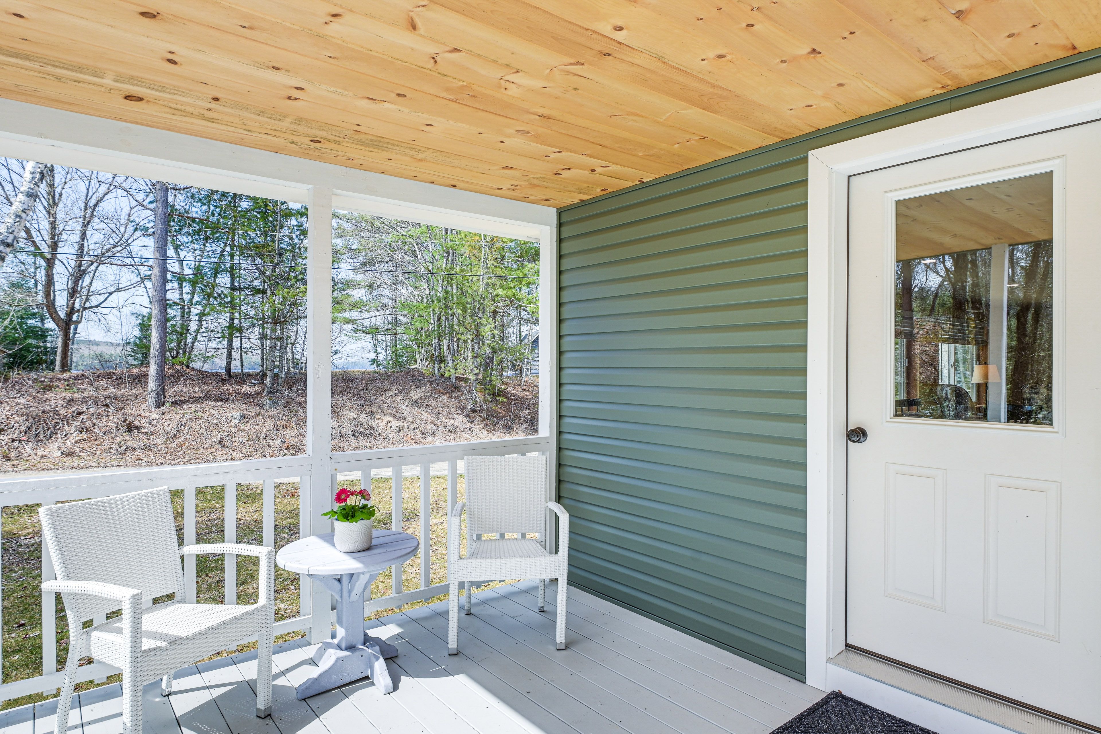 Front Porch | Private Entrance
