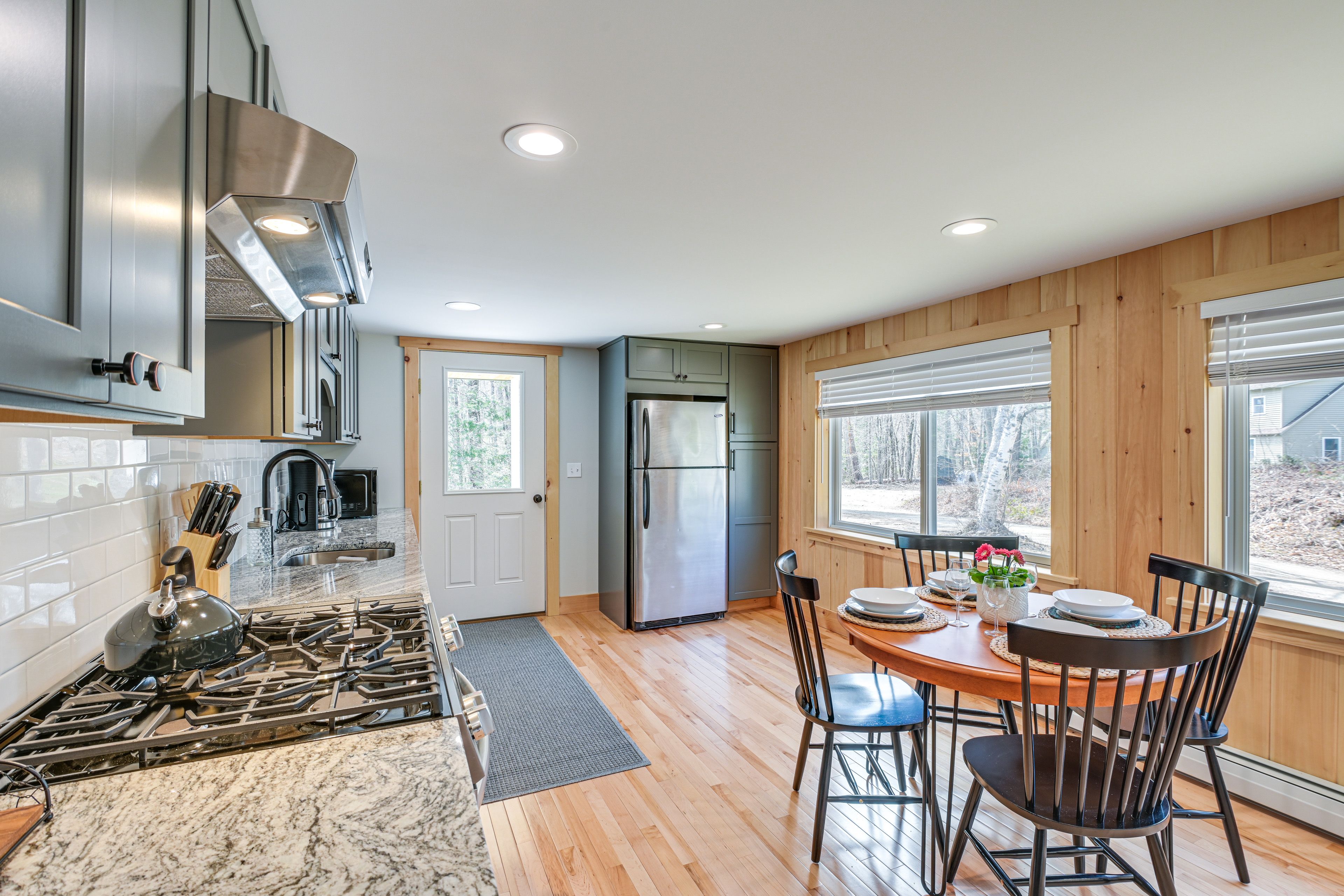 Dining Area | Dishware & Flatware Provided | Main Floor