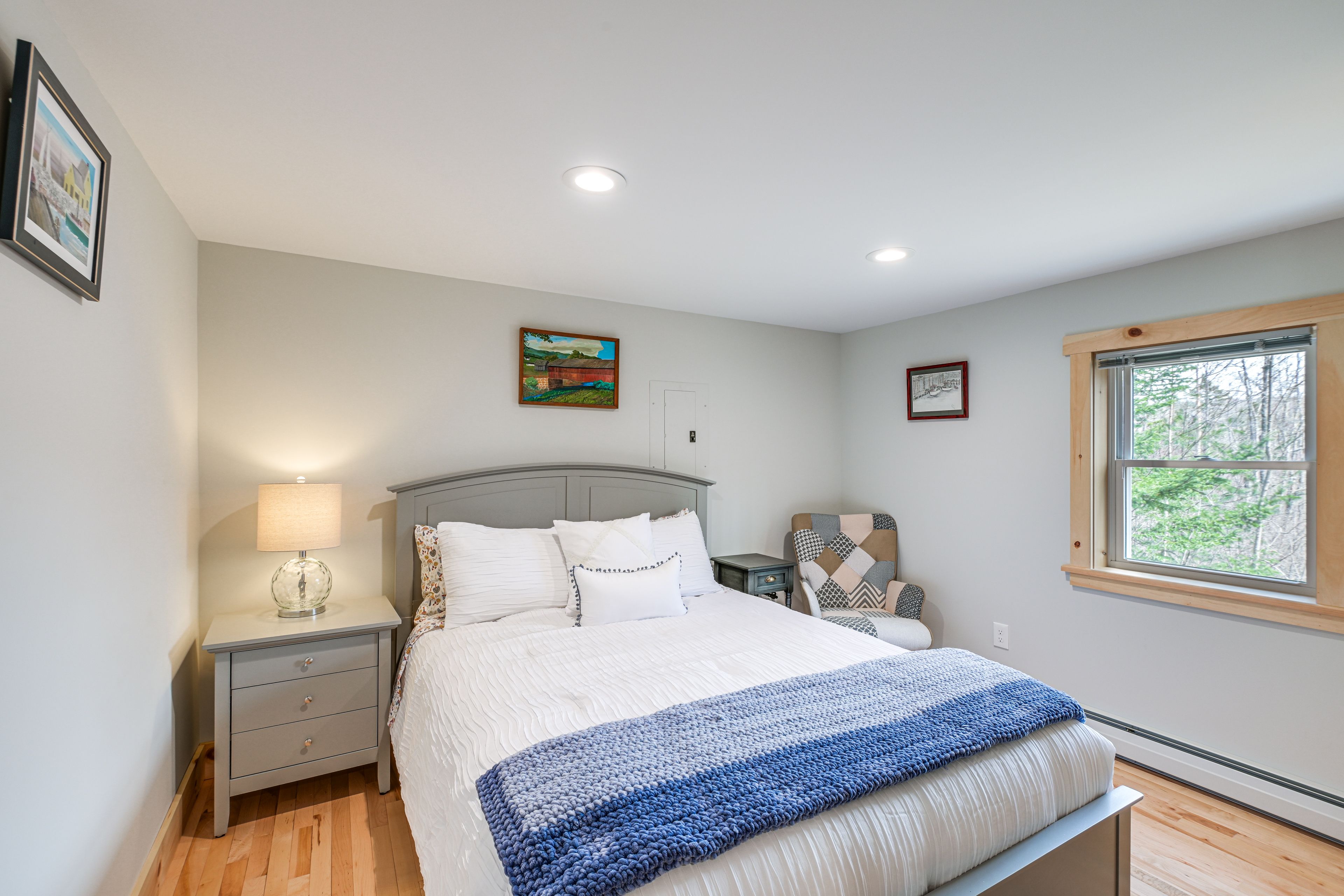Bedroom 1 | Queen Bed | Main Floor