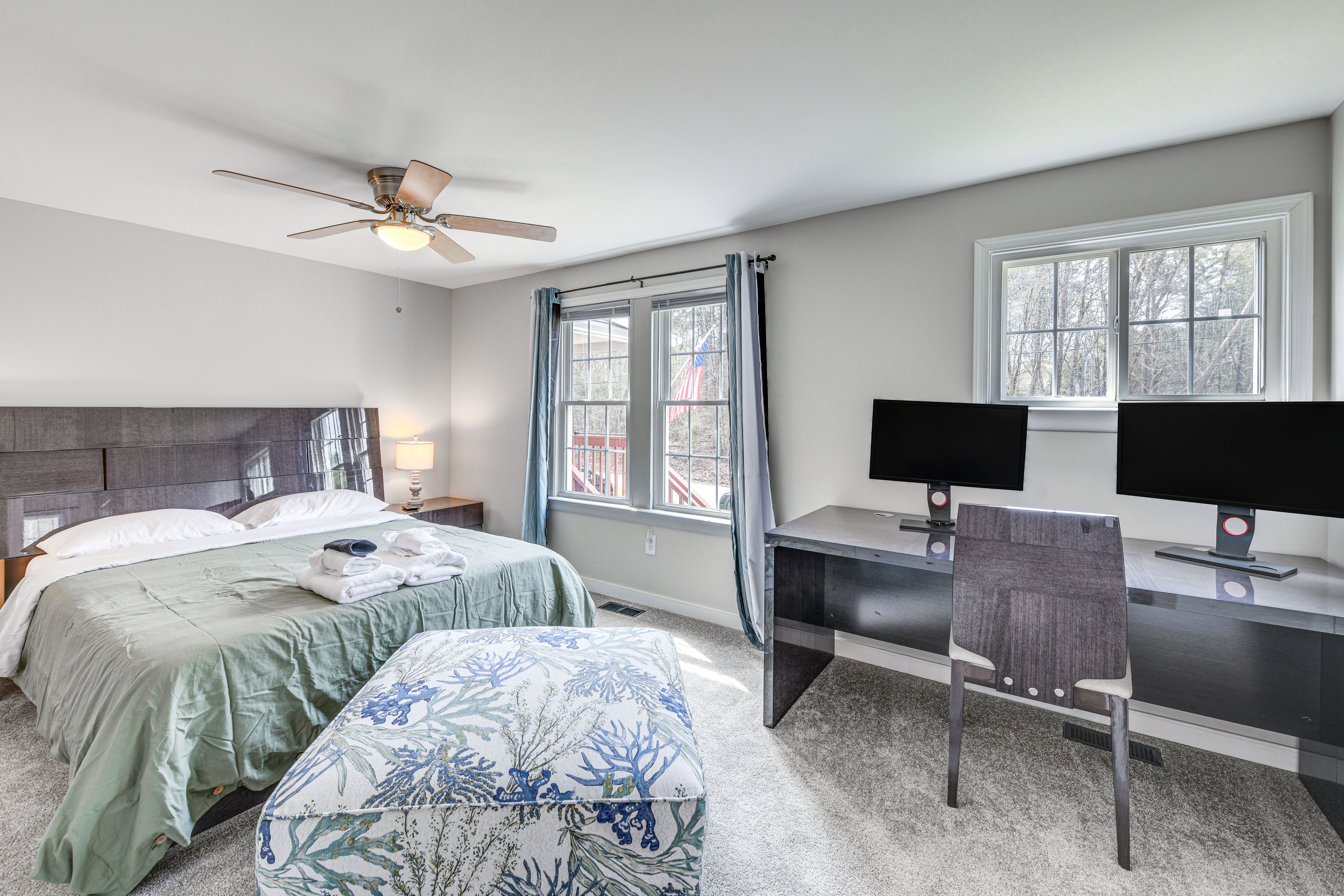 Bedroom 1 | Queen Bed | En-Suite Bathroom