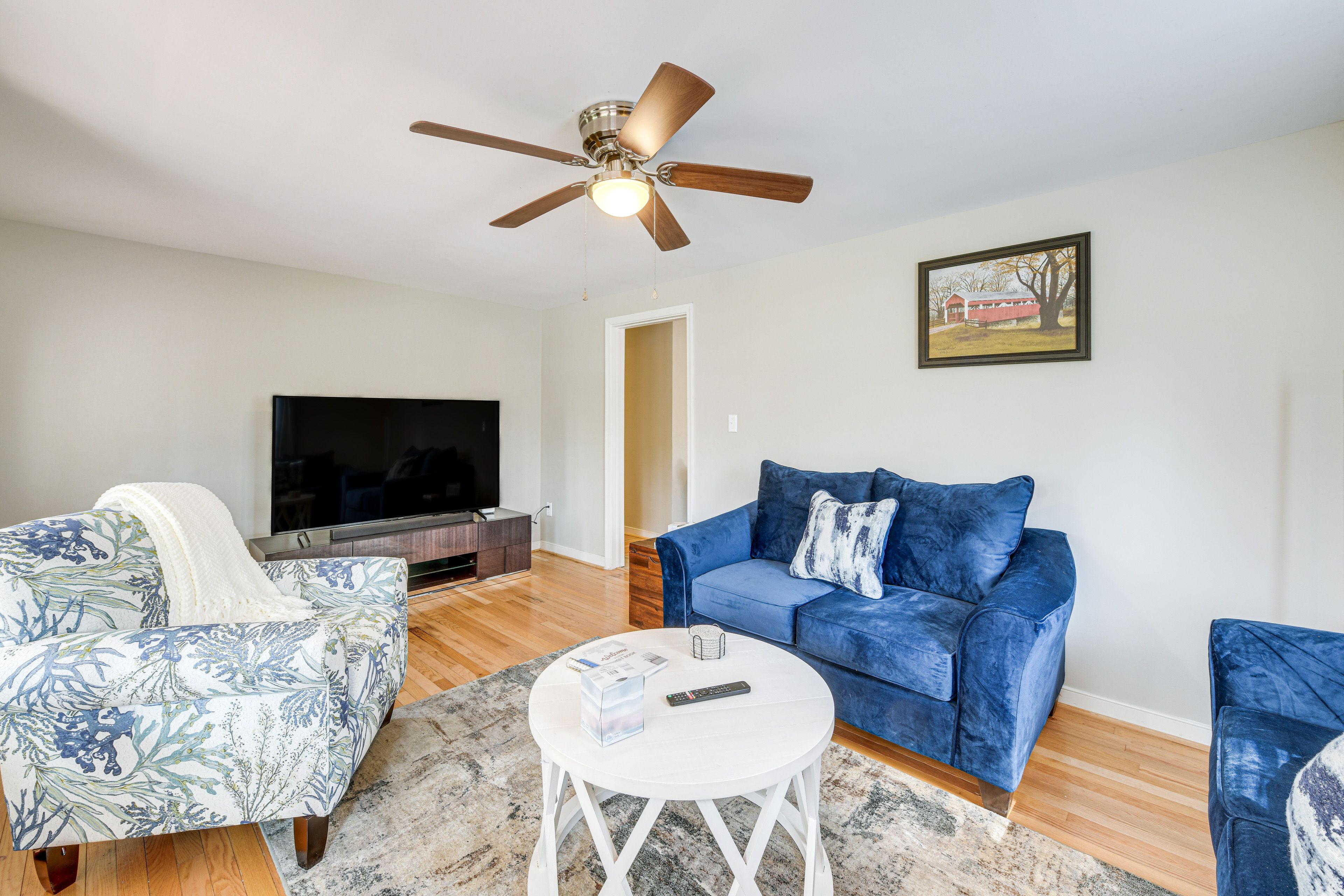 Living Room | Smart TV | Ceiling Fans