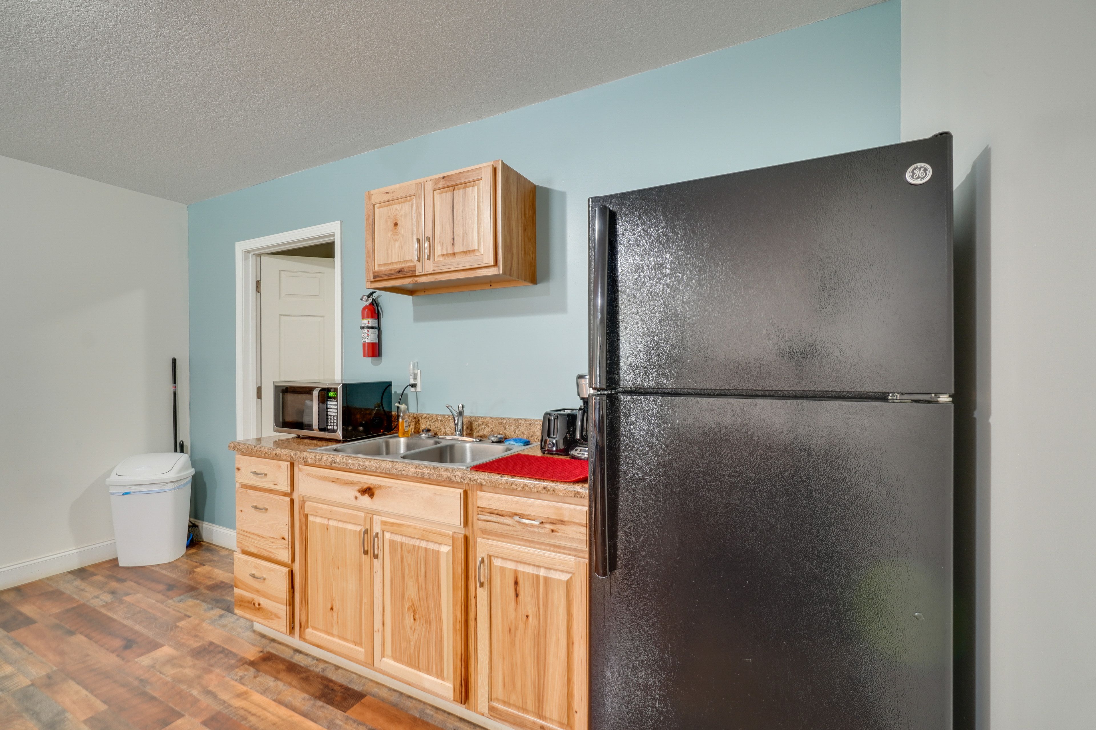 Kitchenette | Drip Coffee Maker | Toaster