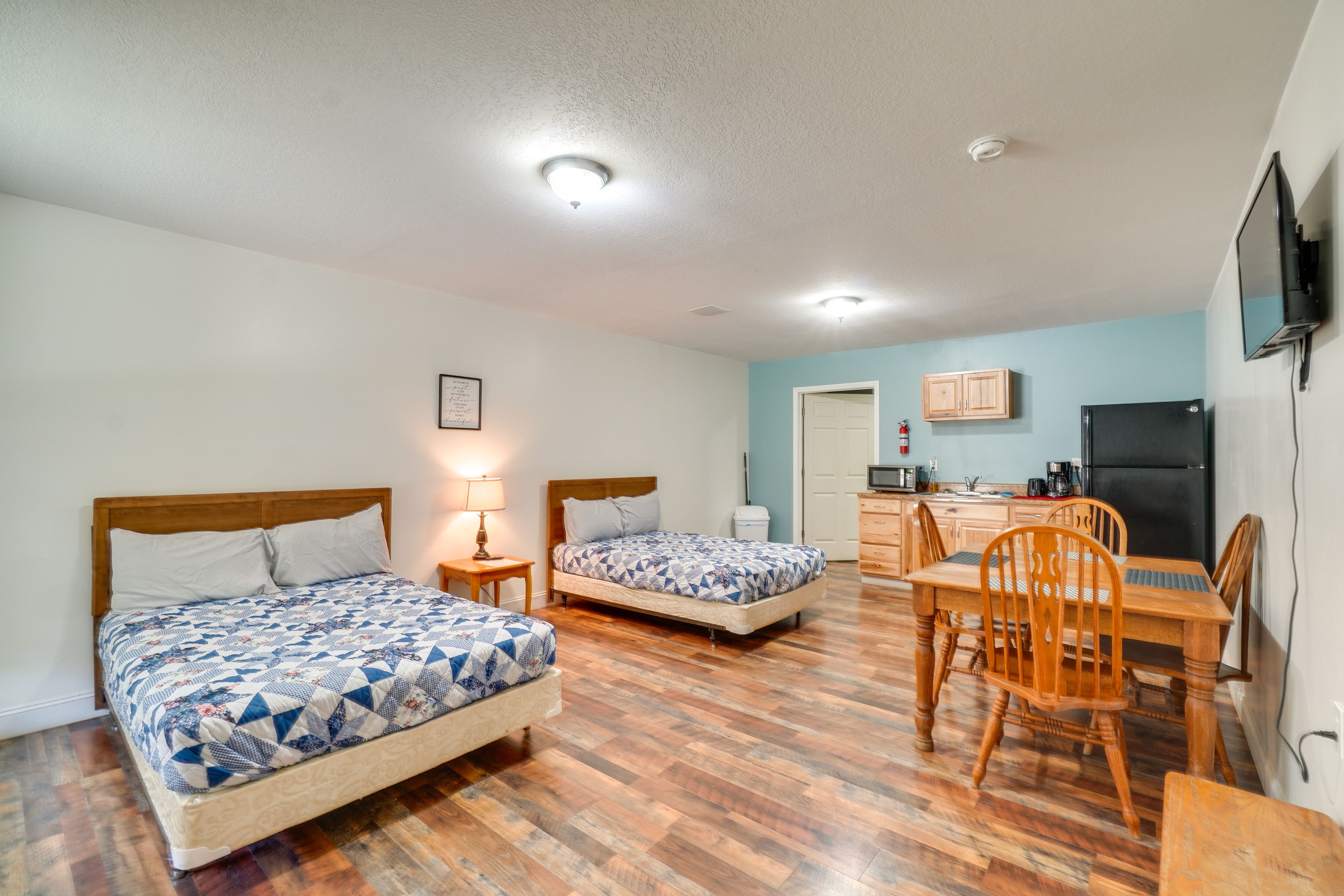 Studio | 2 Full Beds | Free WiFi | Central A/C & Heat