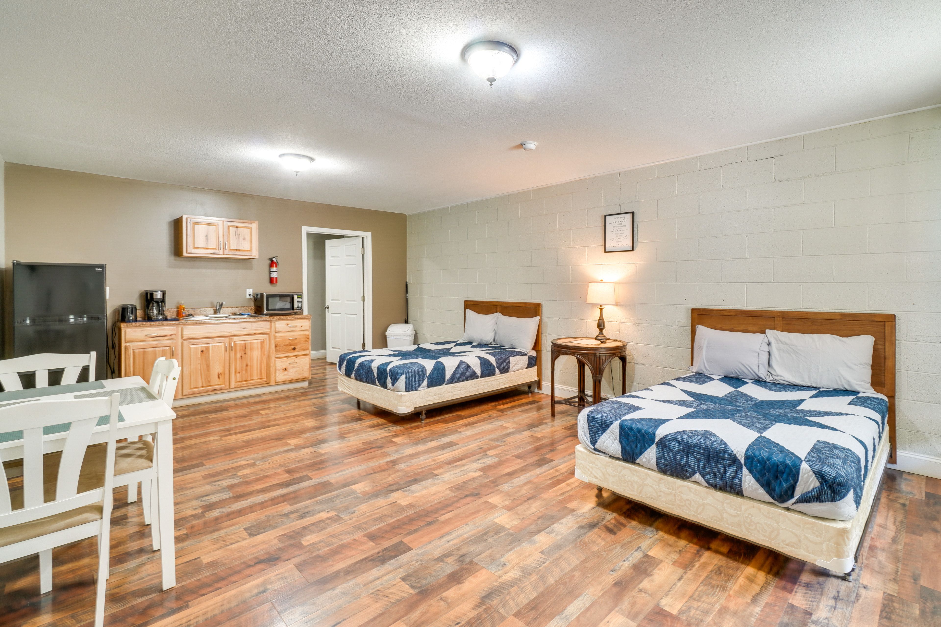 Studio | 2 Full Beds | Free WiFi | Central A/C & Heat