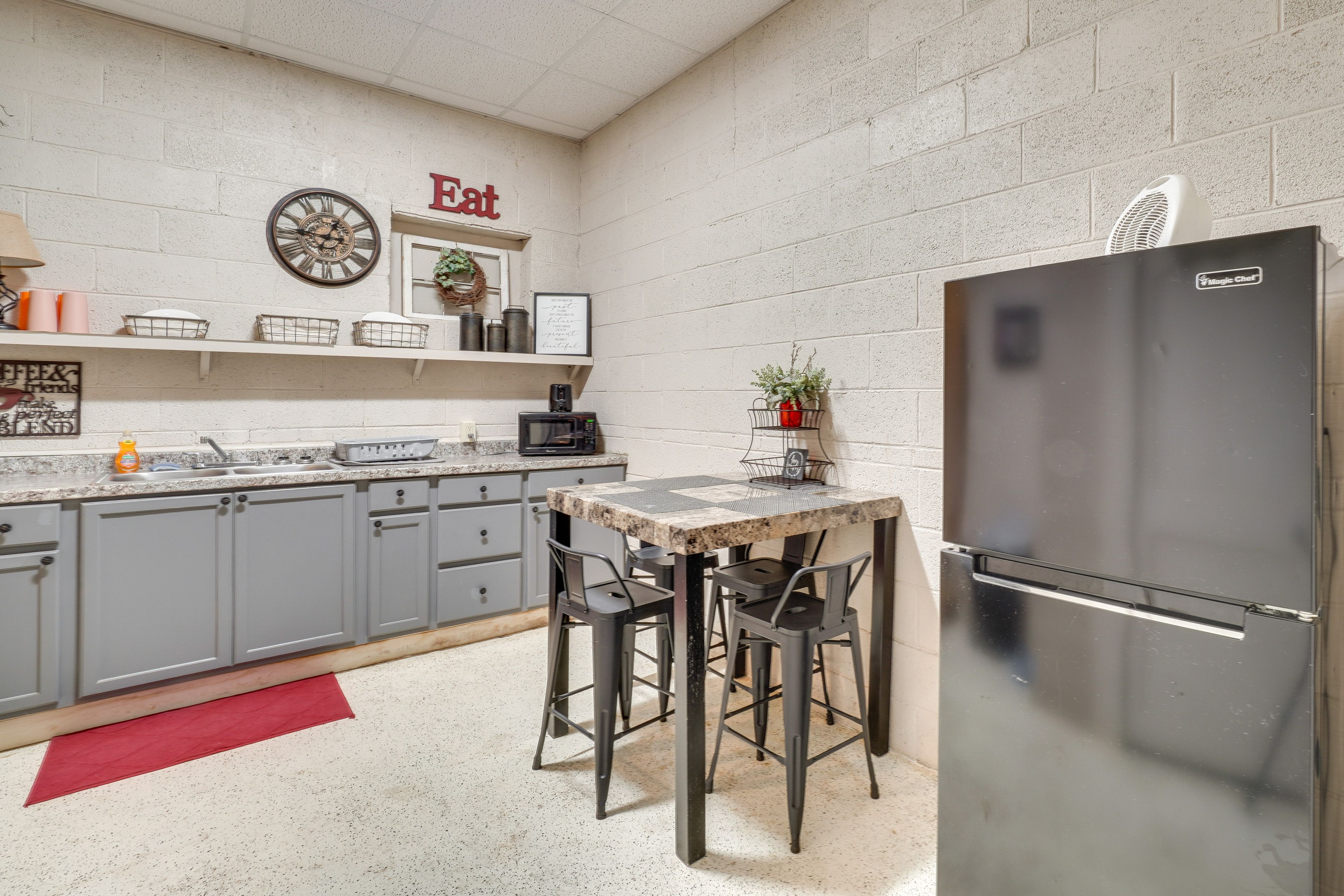 Kitchenette | Drip Coffee Maker | Hot Plate | Dishware & Flatware