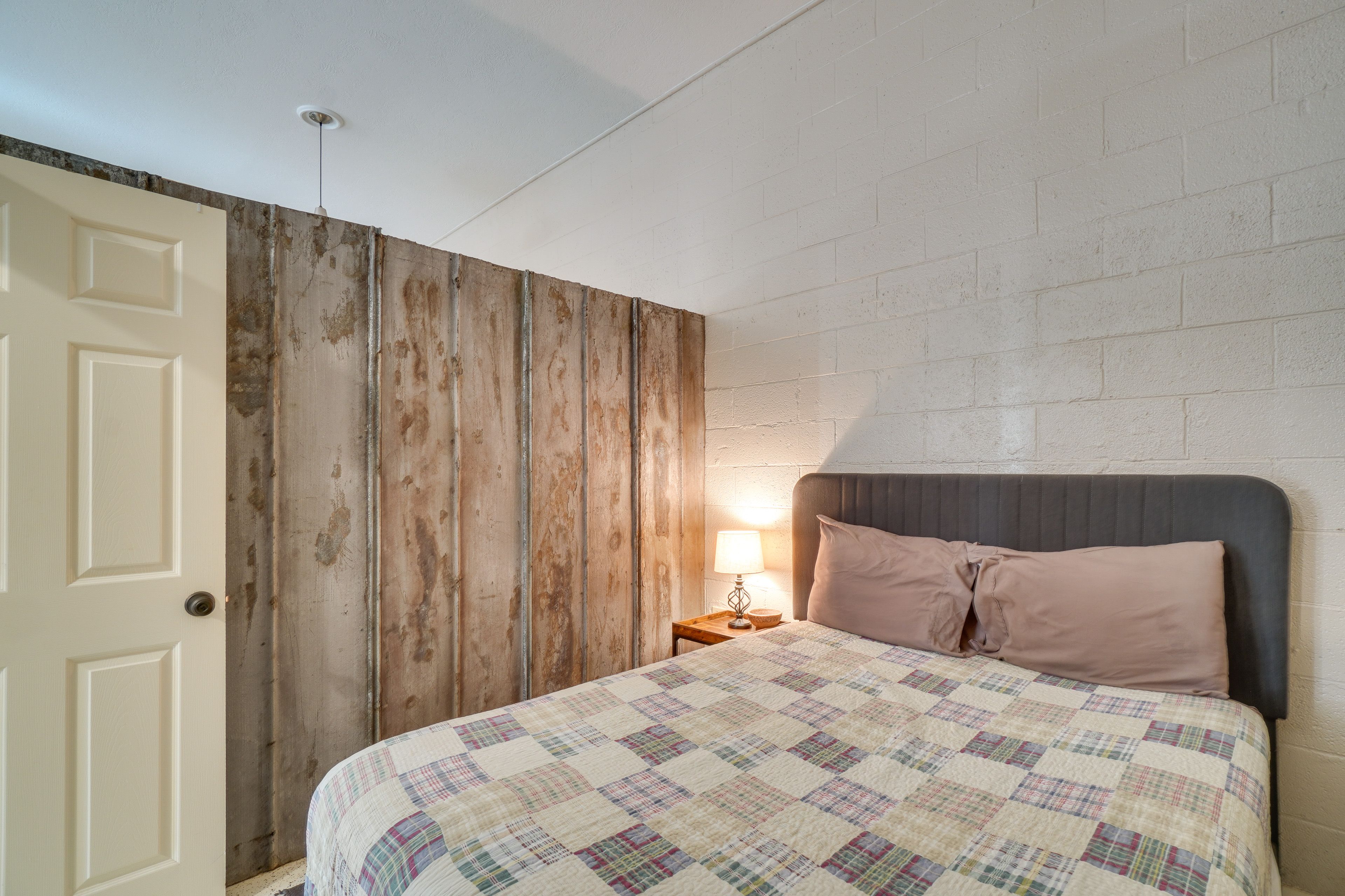 Bedroom 2 | Queen Bed