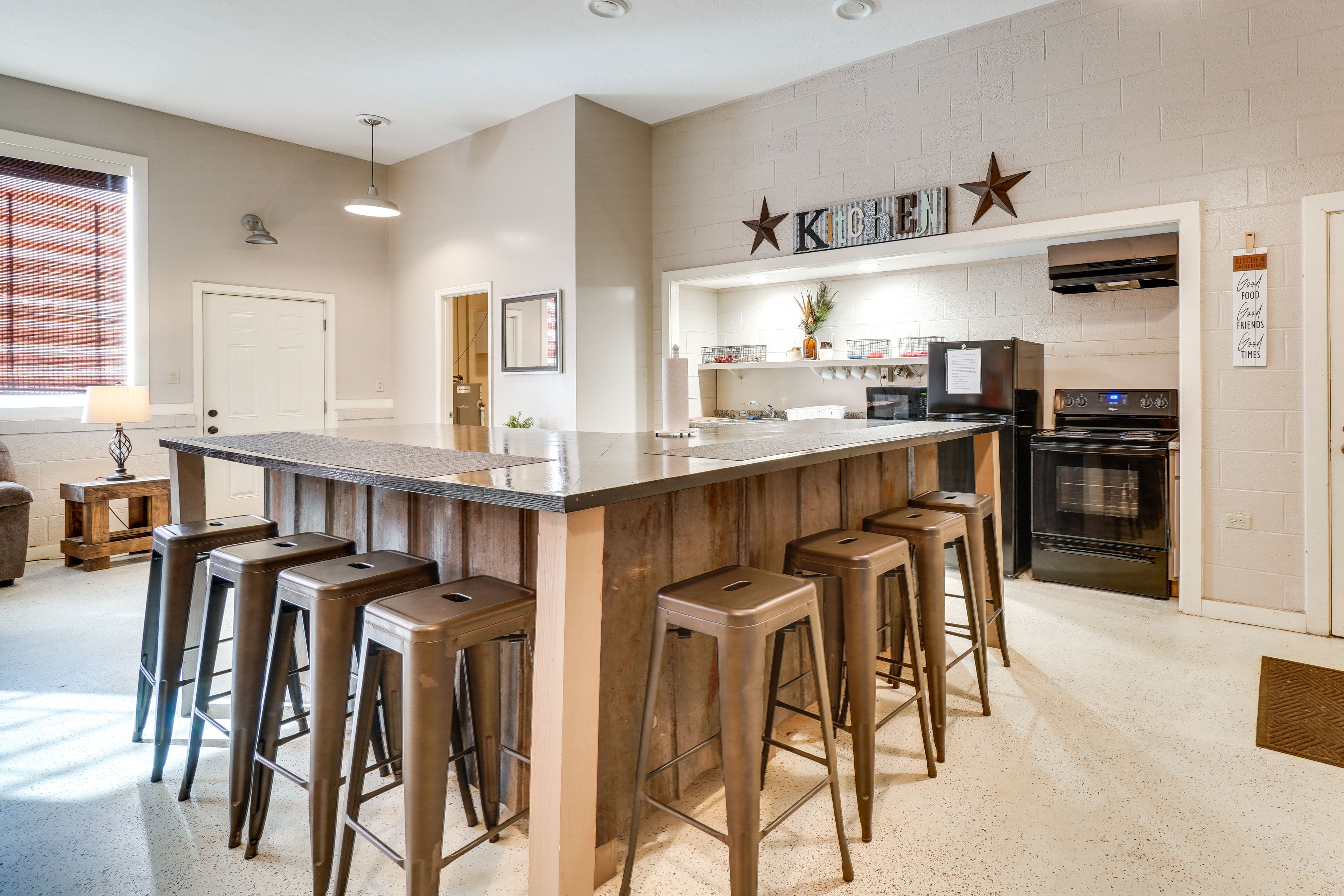 Briceville Vacation Rental | 2BR | 1BA | Step-Free Access | 900 Sq Ft
