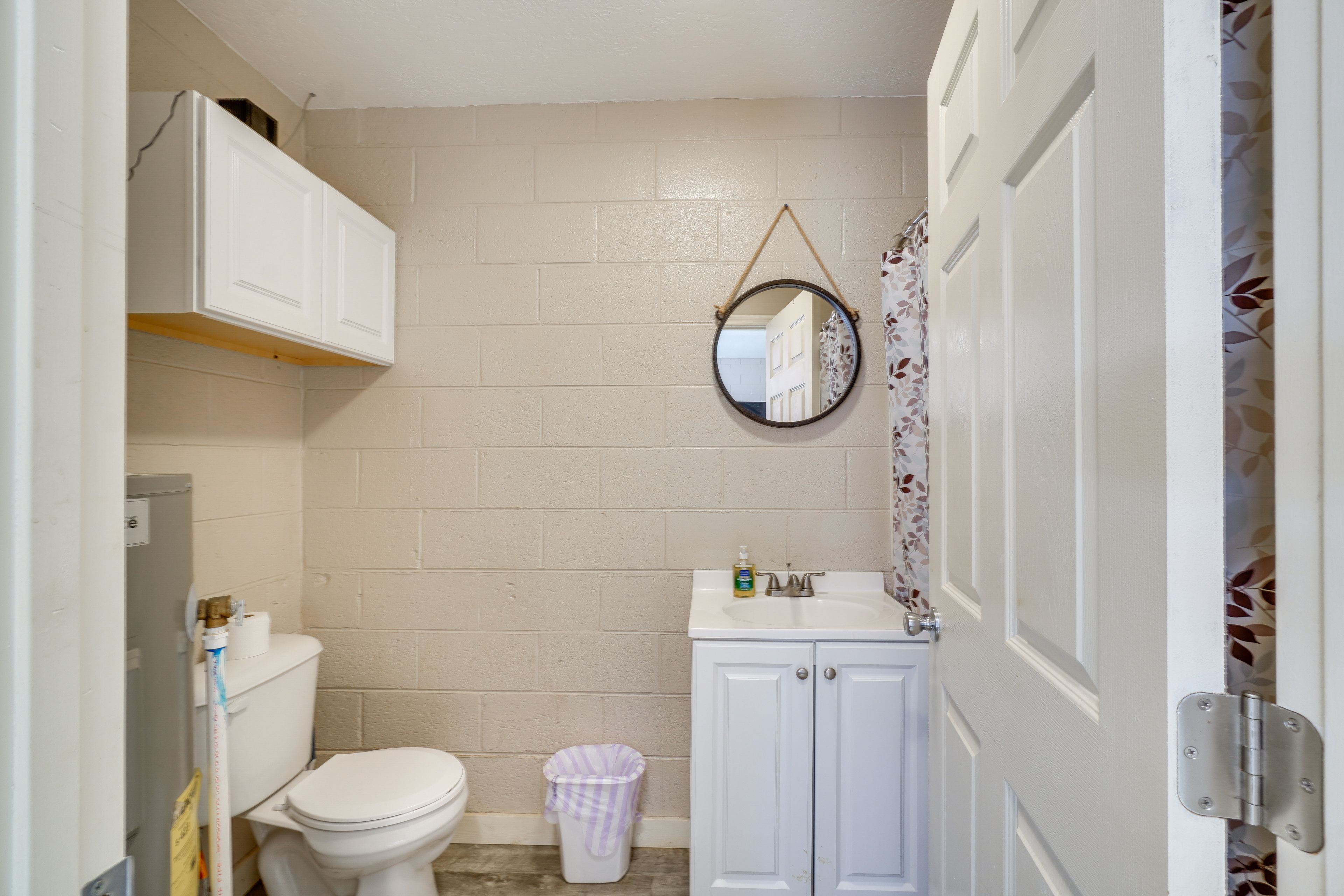 Full Bathroom
