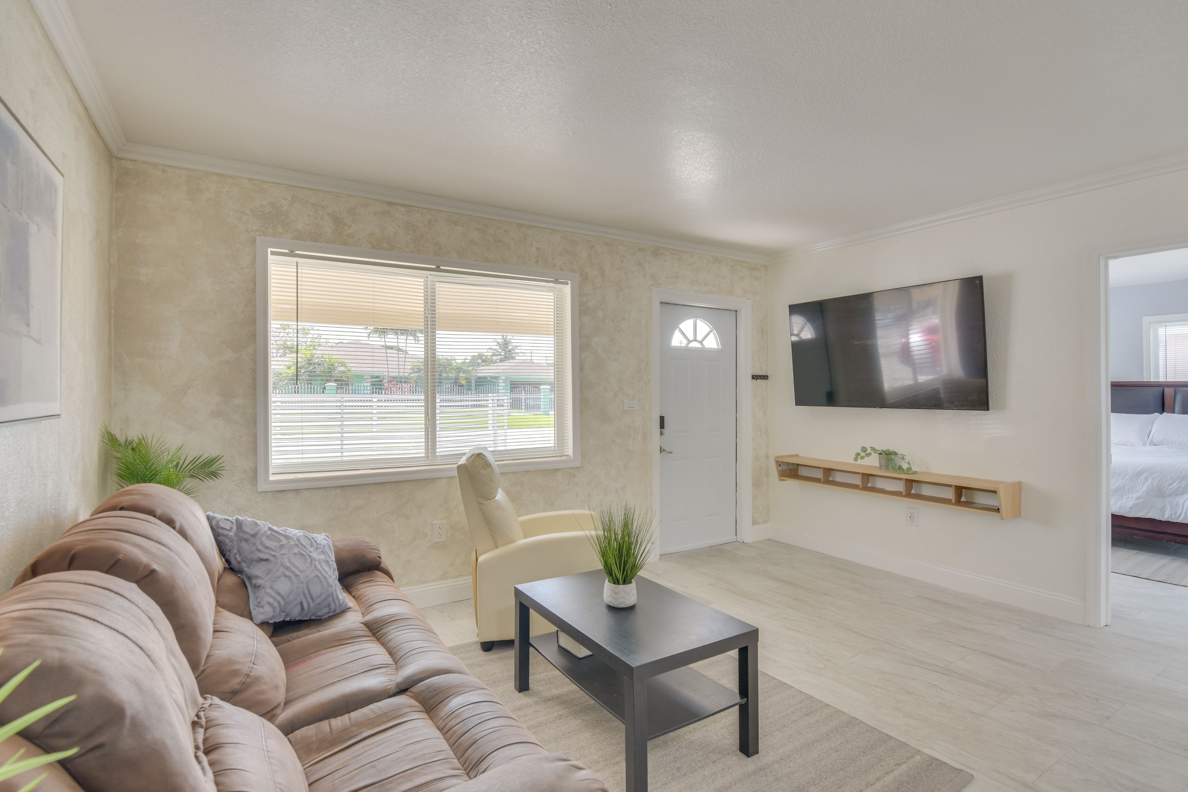 Living Room | Smart TV
