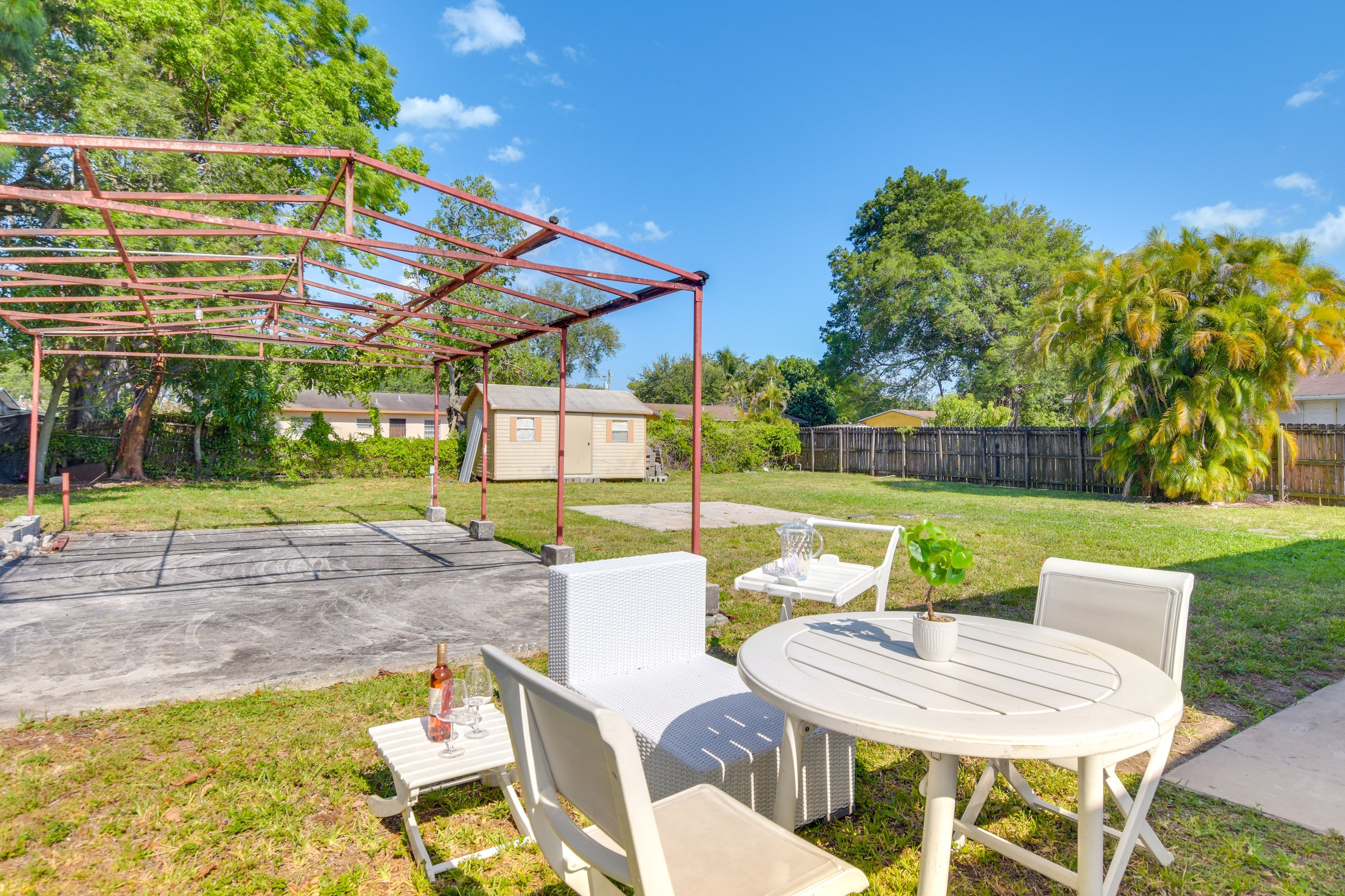 Shared Fenced-In Yard | Dining Area | Patio