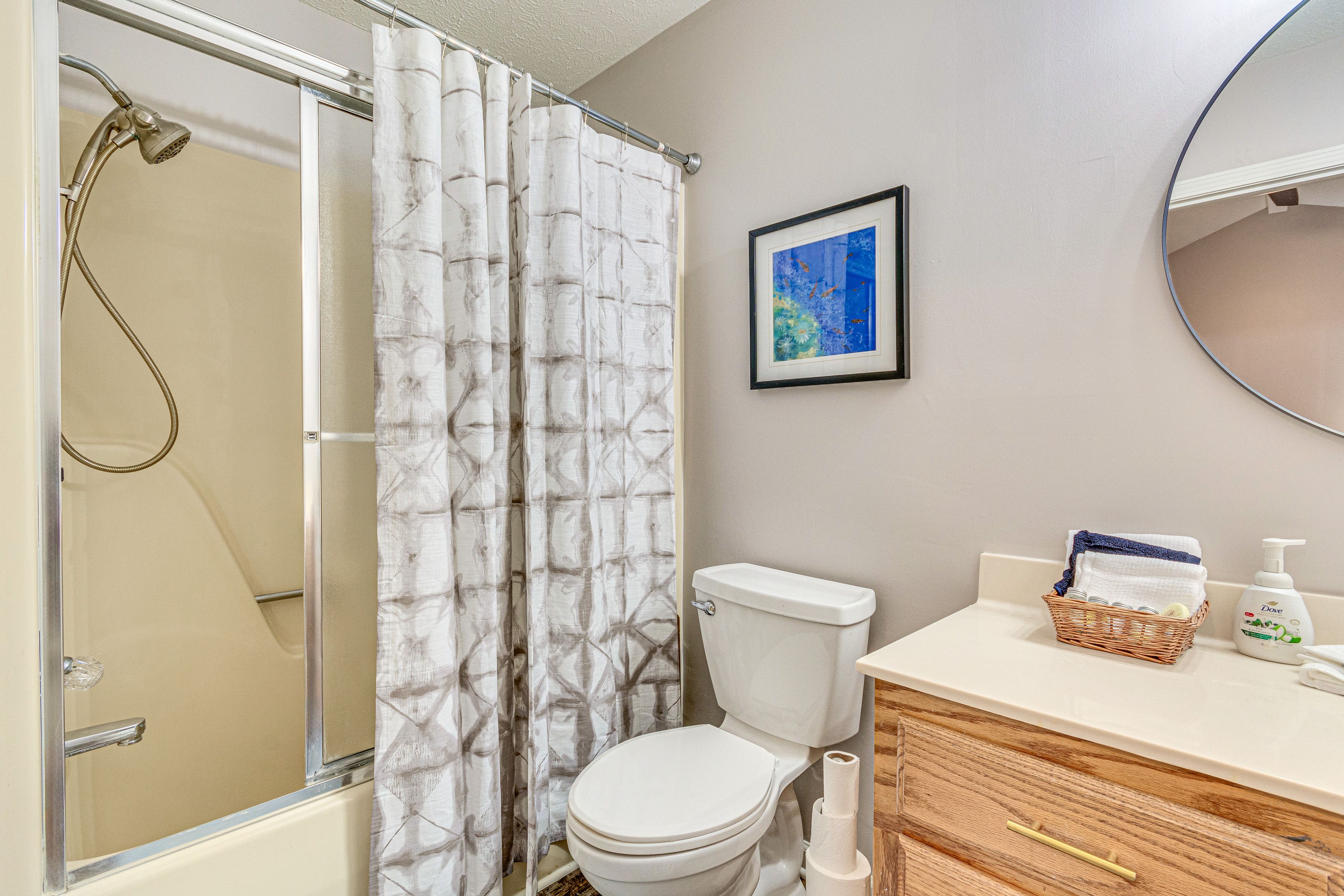 En-Suite Bathroom | Towels Provided