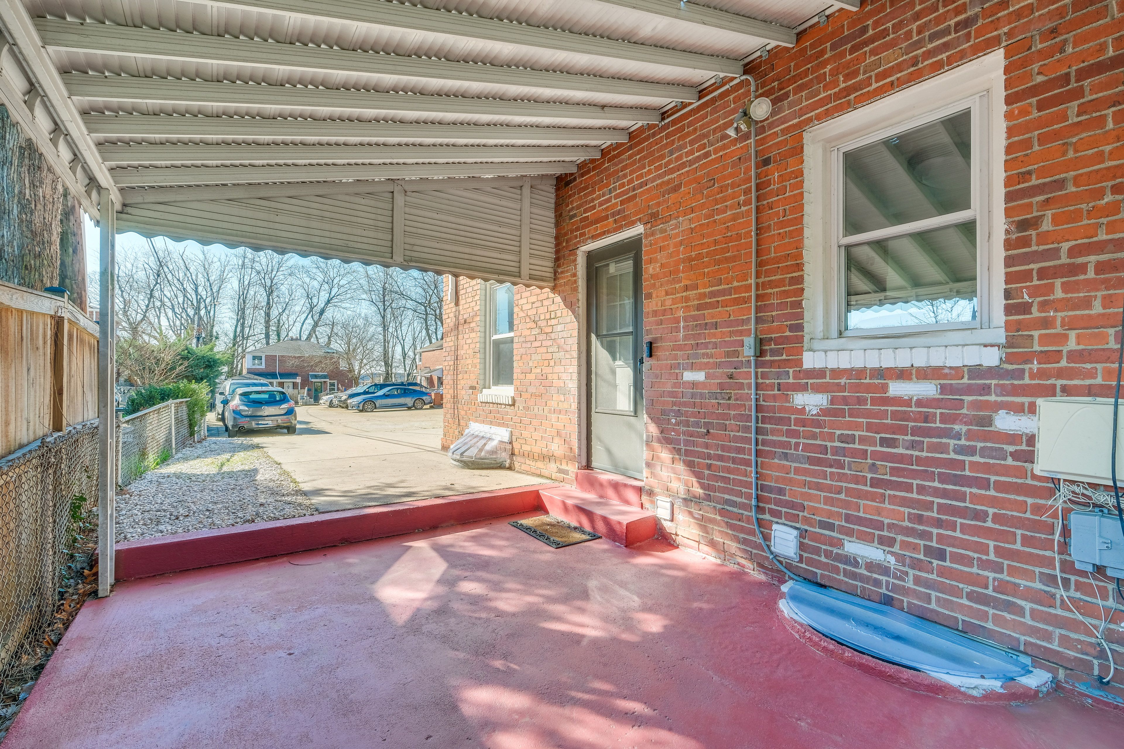 Side Entrance | Patio