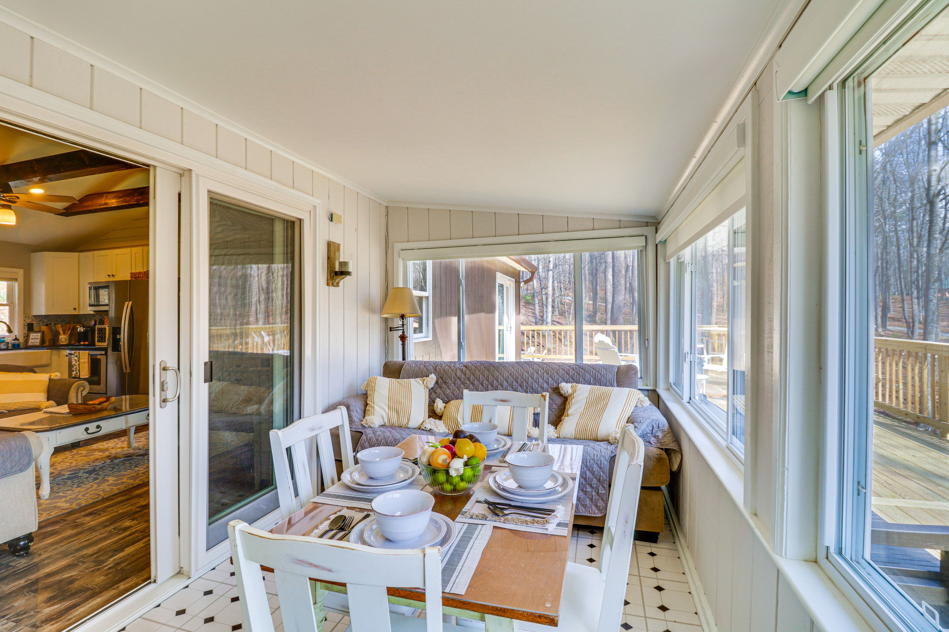 Sunroom | Sleeper Sofa | Workstation | Free WiFi