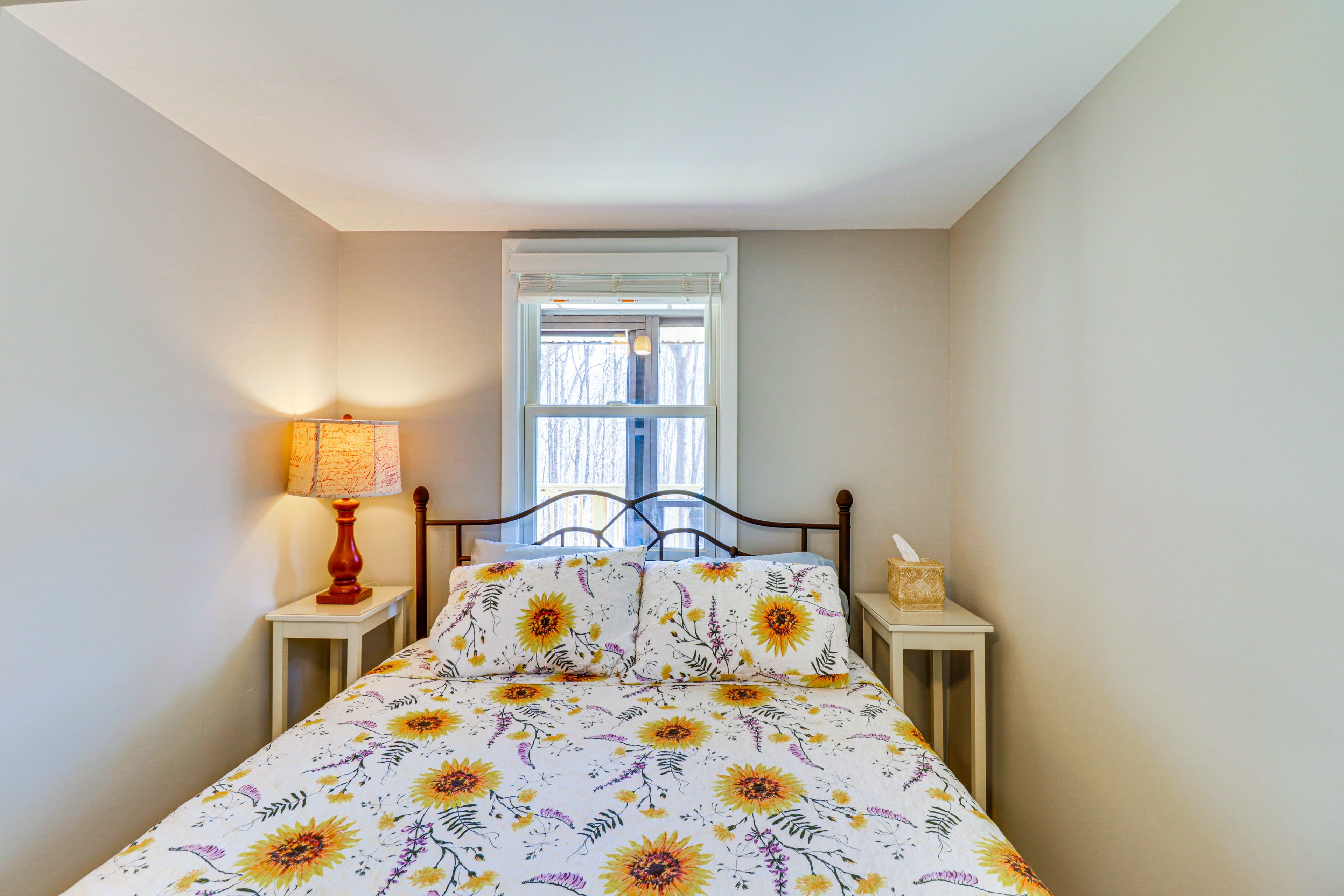 Bedroom 2 | Queen Bed