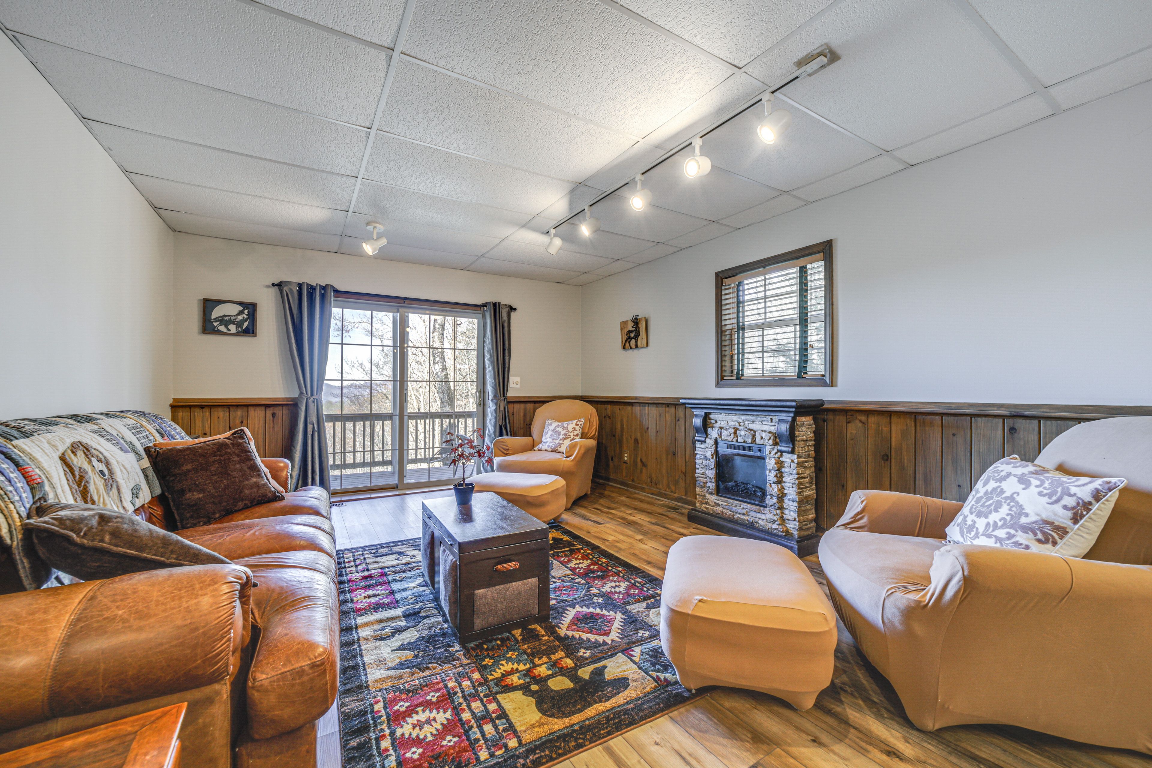 Family Room | Electric Fireplace | Ground Floor