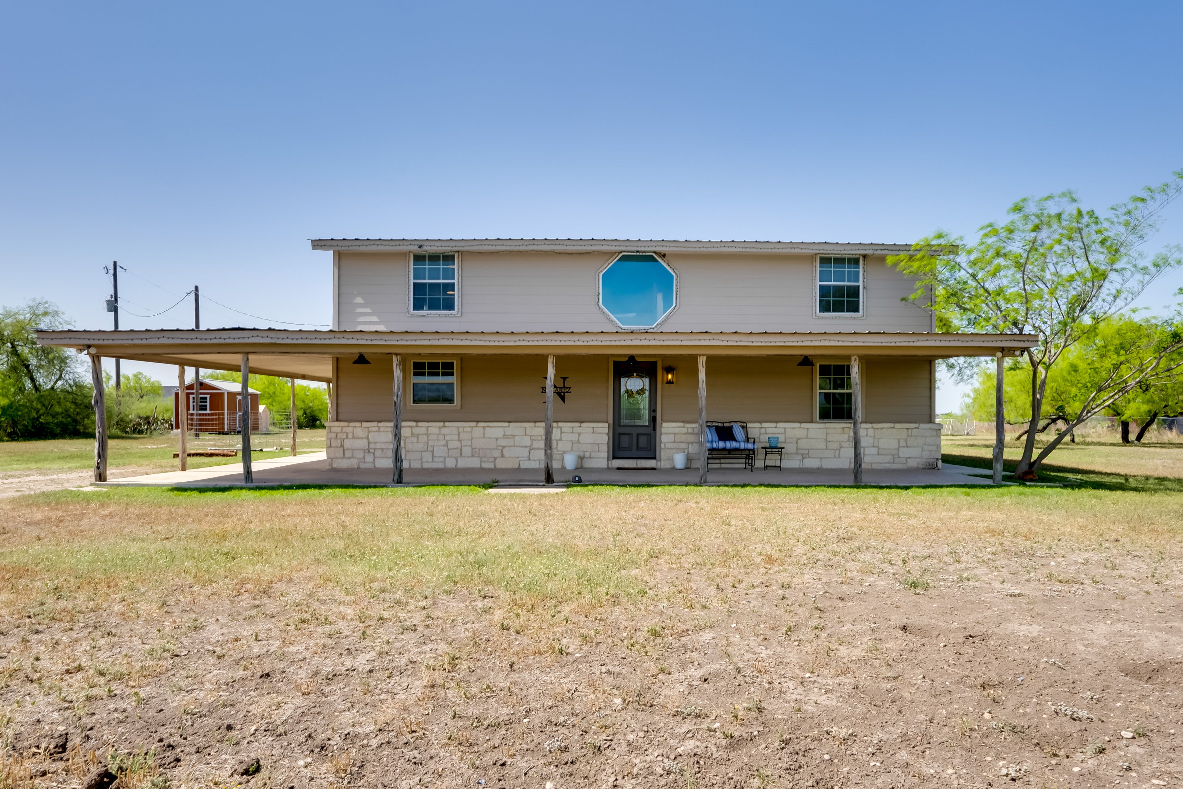 Uvalde Vacation Rental | 4BR | 2.5BA | 1 Step Required | 2,200 Sq Ft