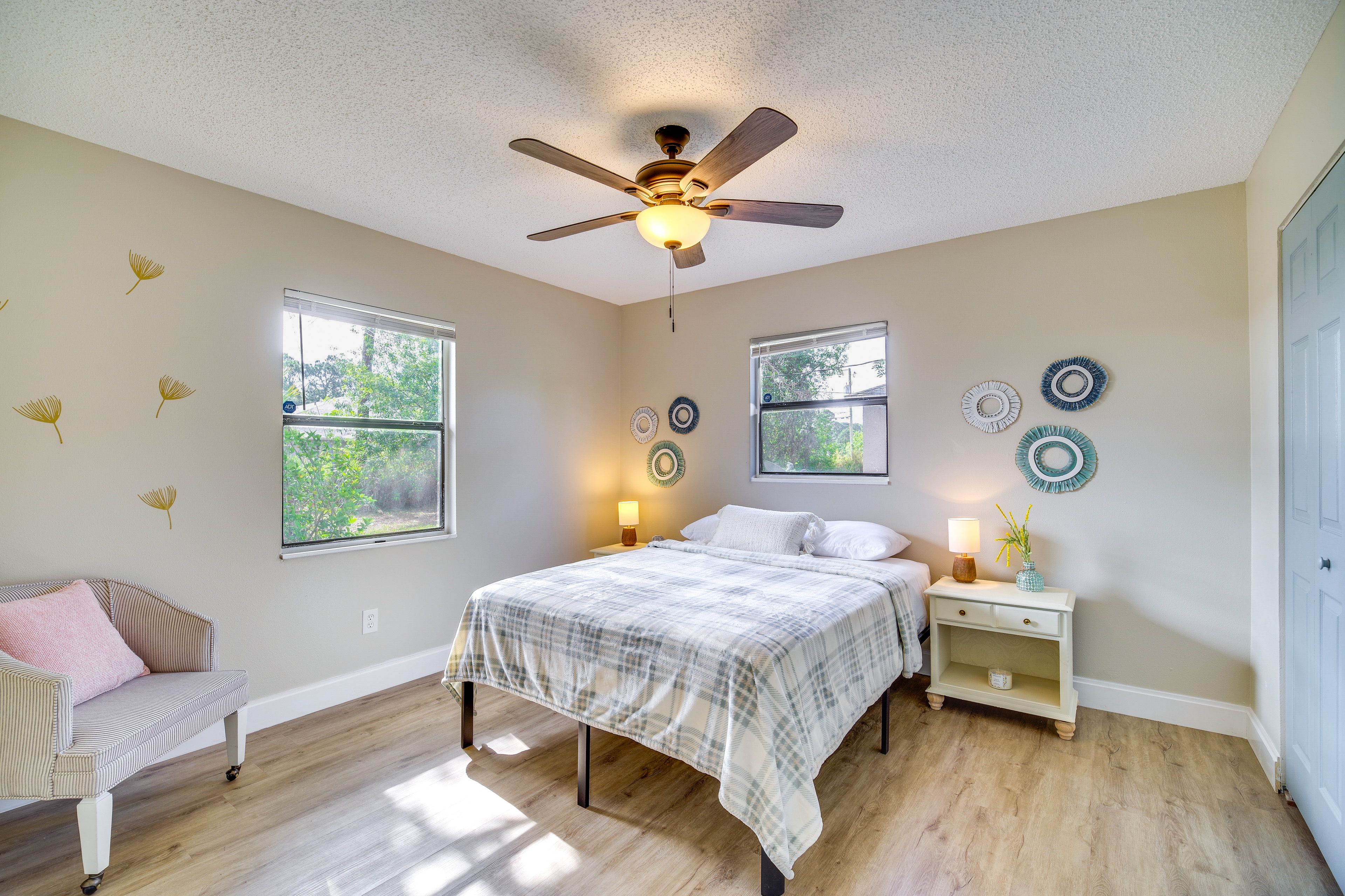 Bedroom 2 | Queen Bed