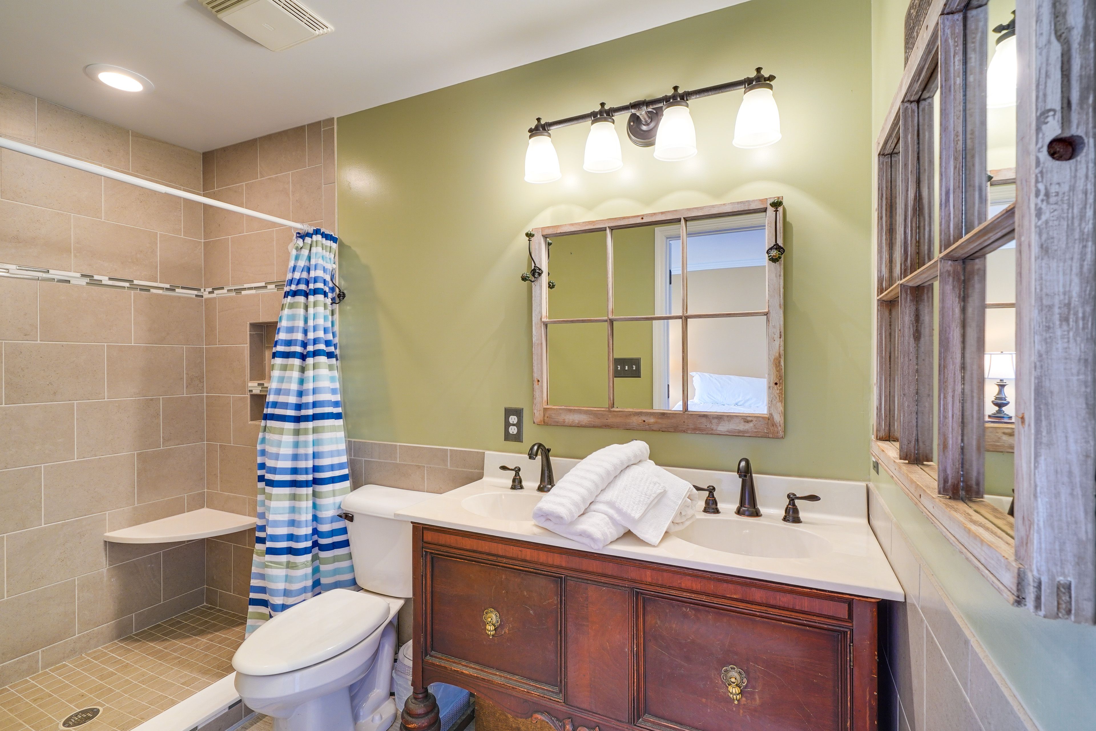 Full Bath | Towels