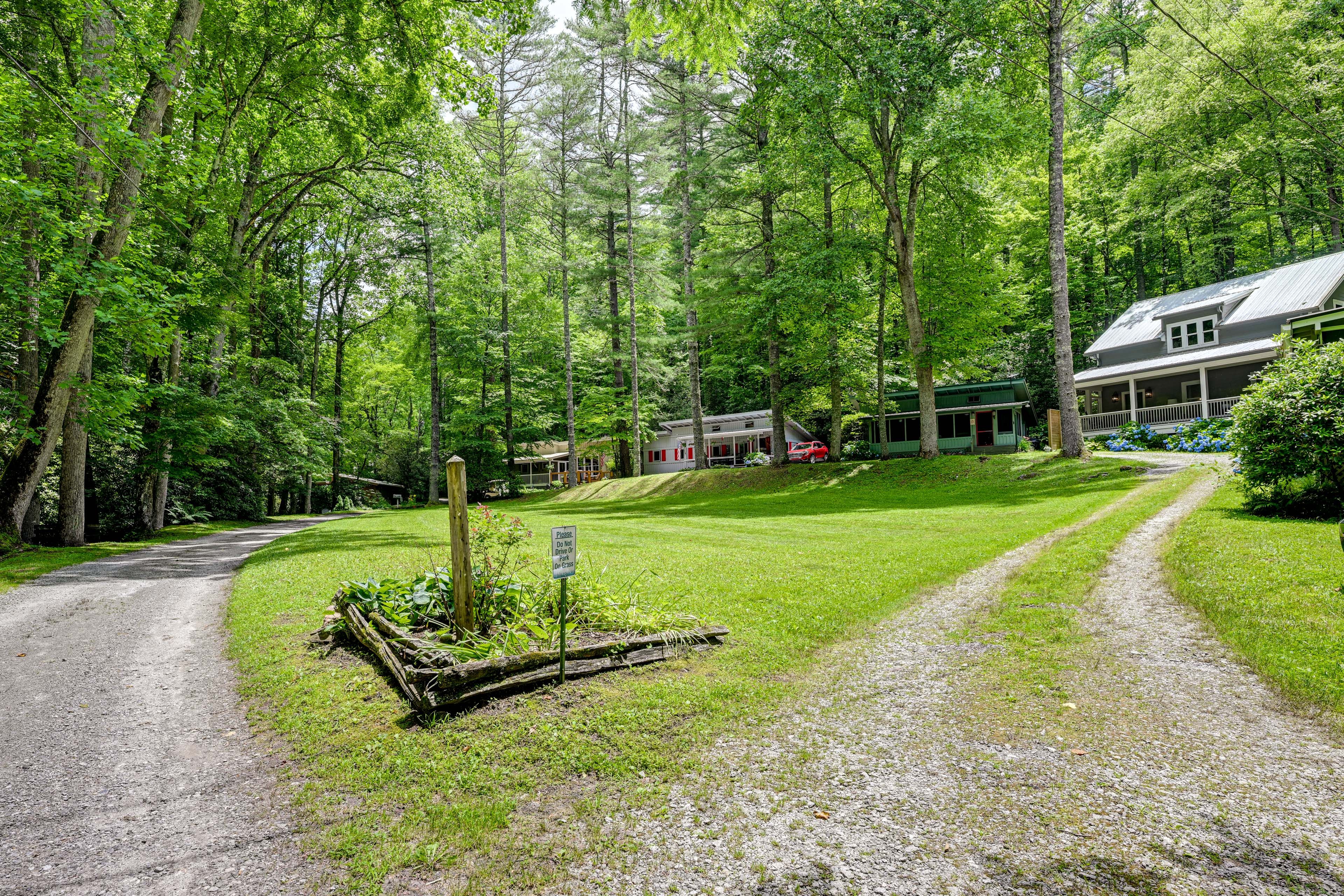 Parking | Driveway (1 Vehicle)