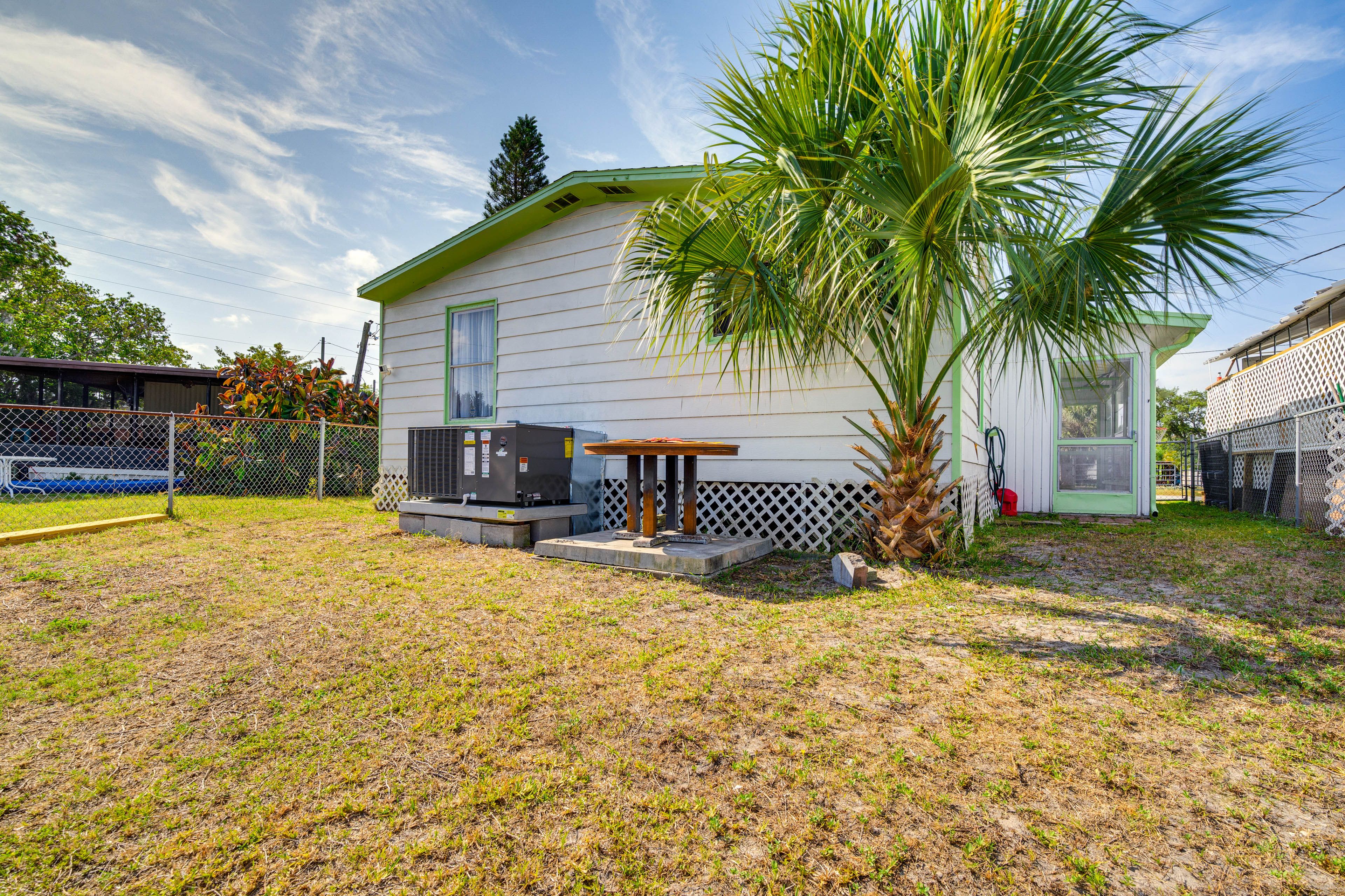 Backyard | Dock | Picnic Table
