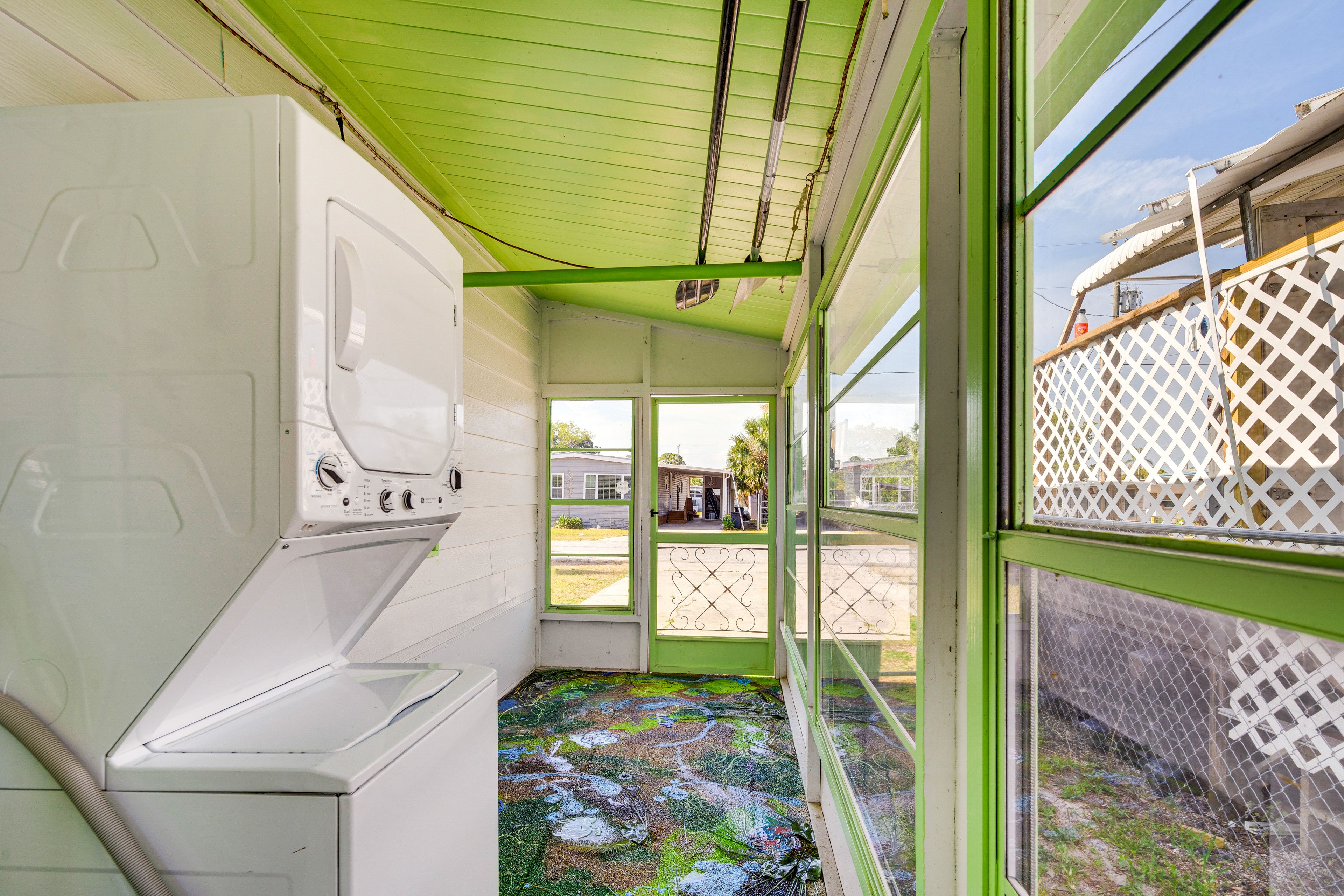 Property Entrance | Lockbox | Washer & Dryer