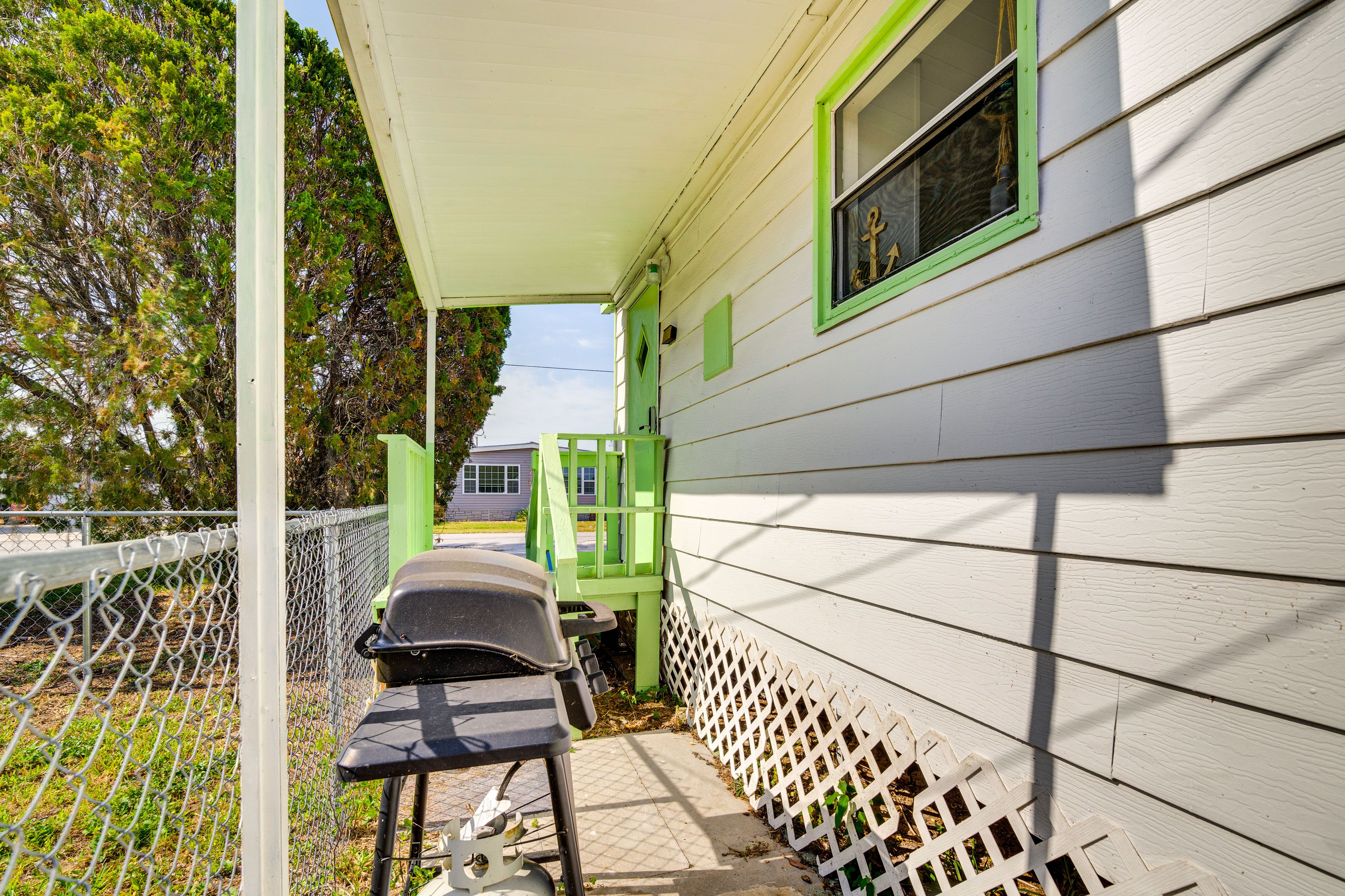 Outdoor Entryway | Gas Grill