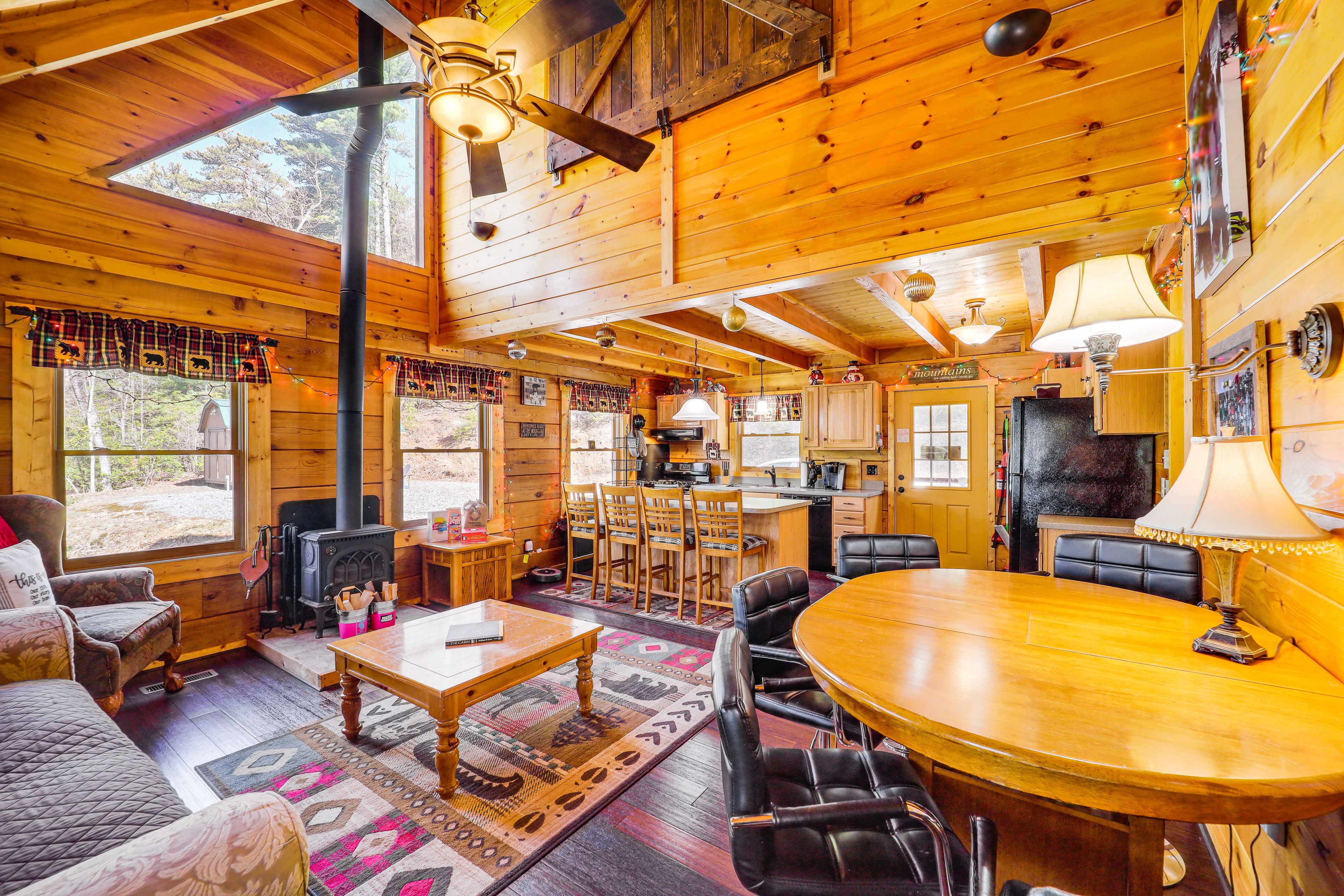 Deep Gap Vacation Rental | 3BR | 2BA | 1,268 Sq Ft | 2 Steps to Enter