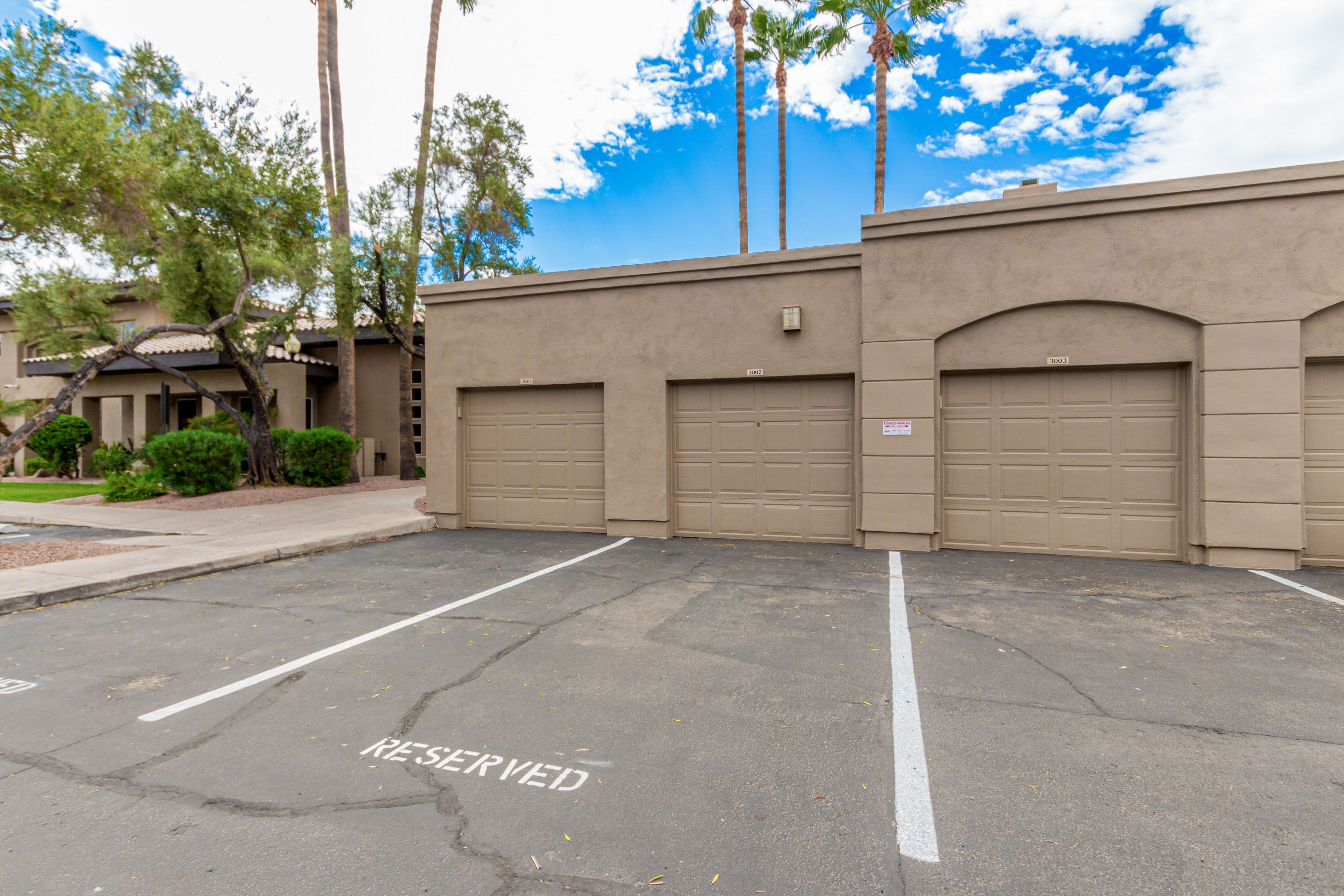 Parking | Detached Garage (1 Vehicle) | Driveway (1 Vehicle)
