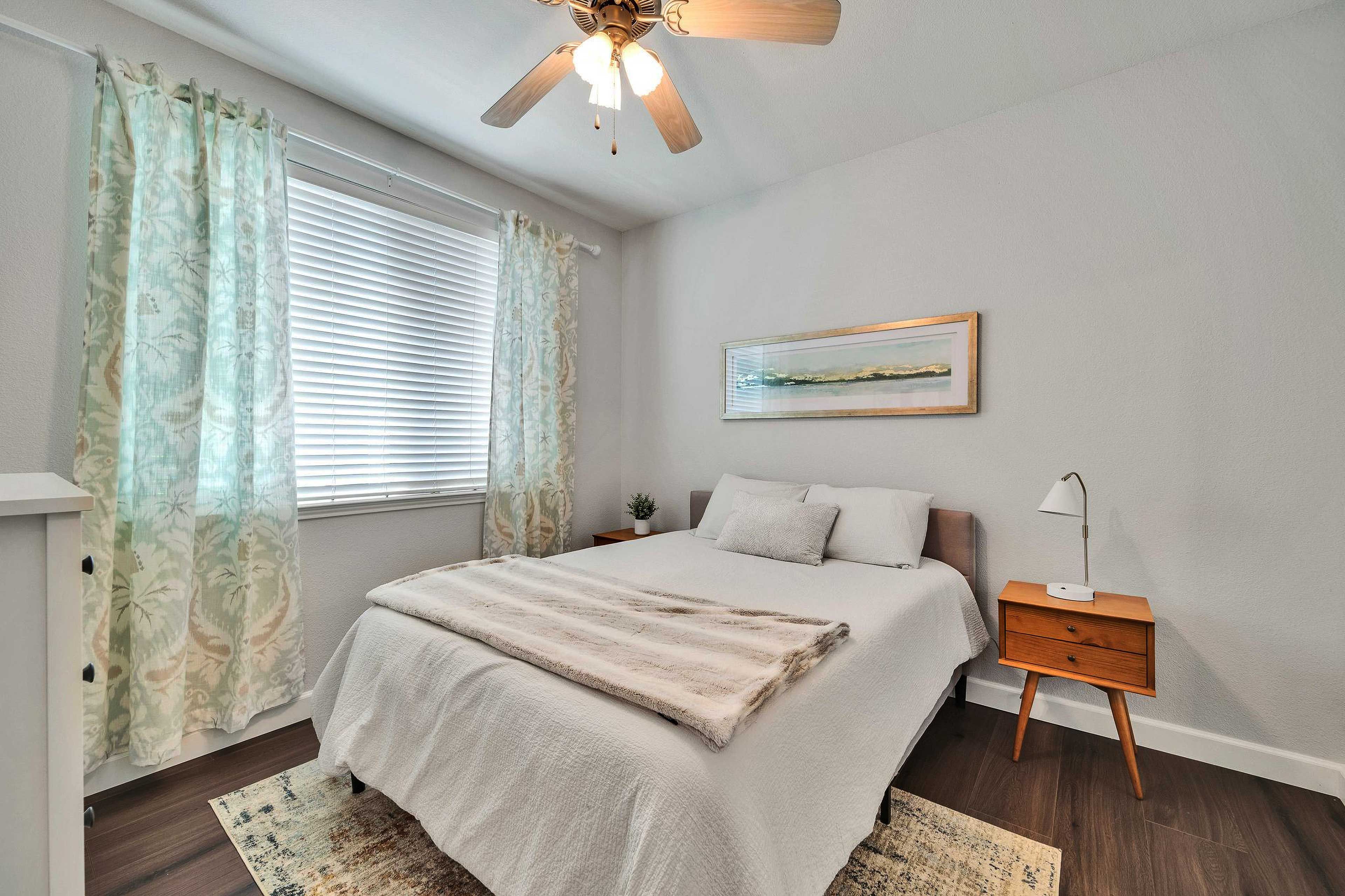 Bedroom 2 | Queen Bed