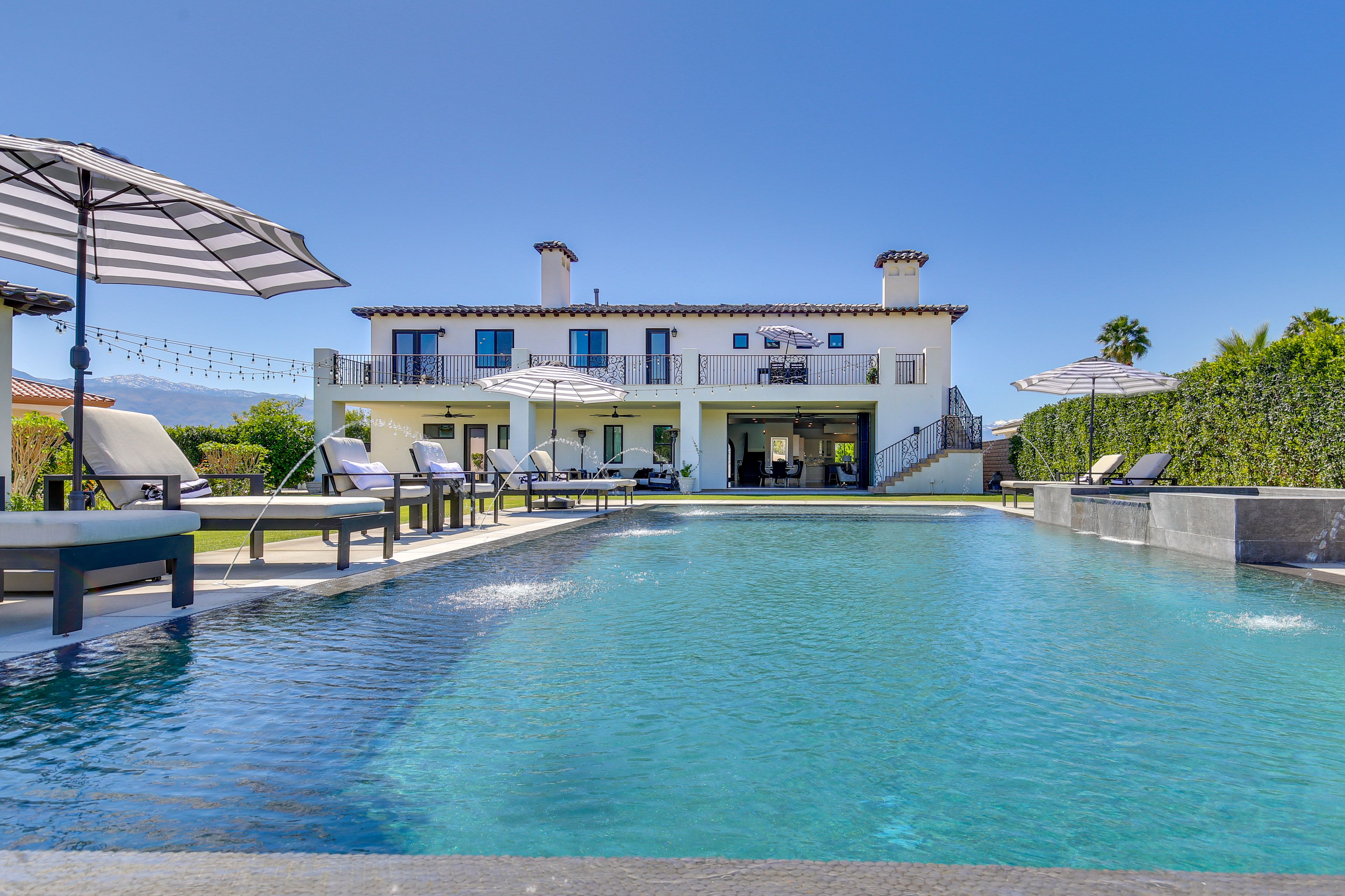 Private Pool (Depth 2’-6’) & Hot Tub