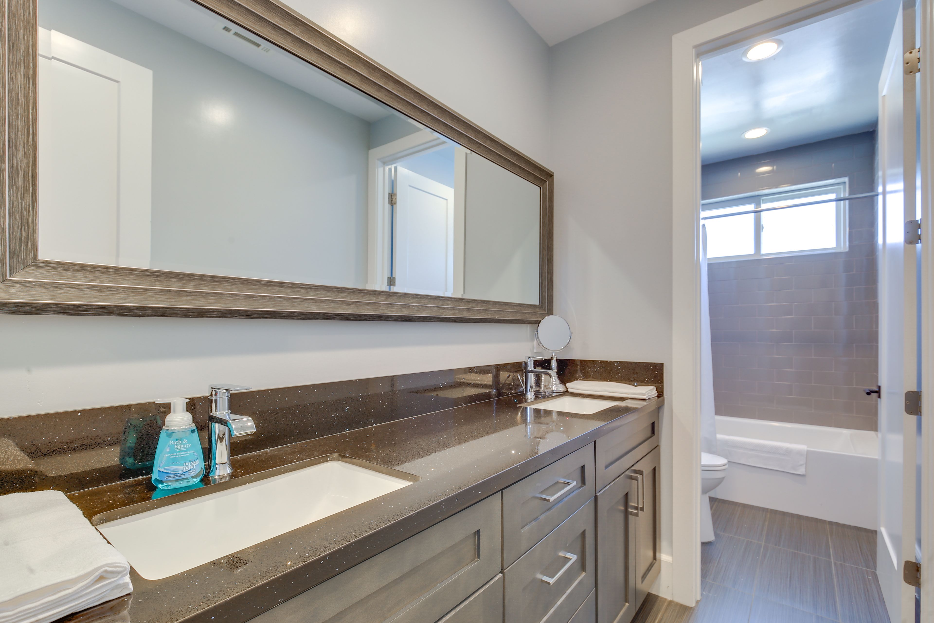 Full Bathroom | 2nd Floor | Hair Dryer