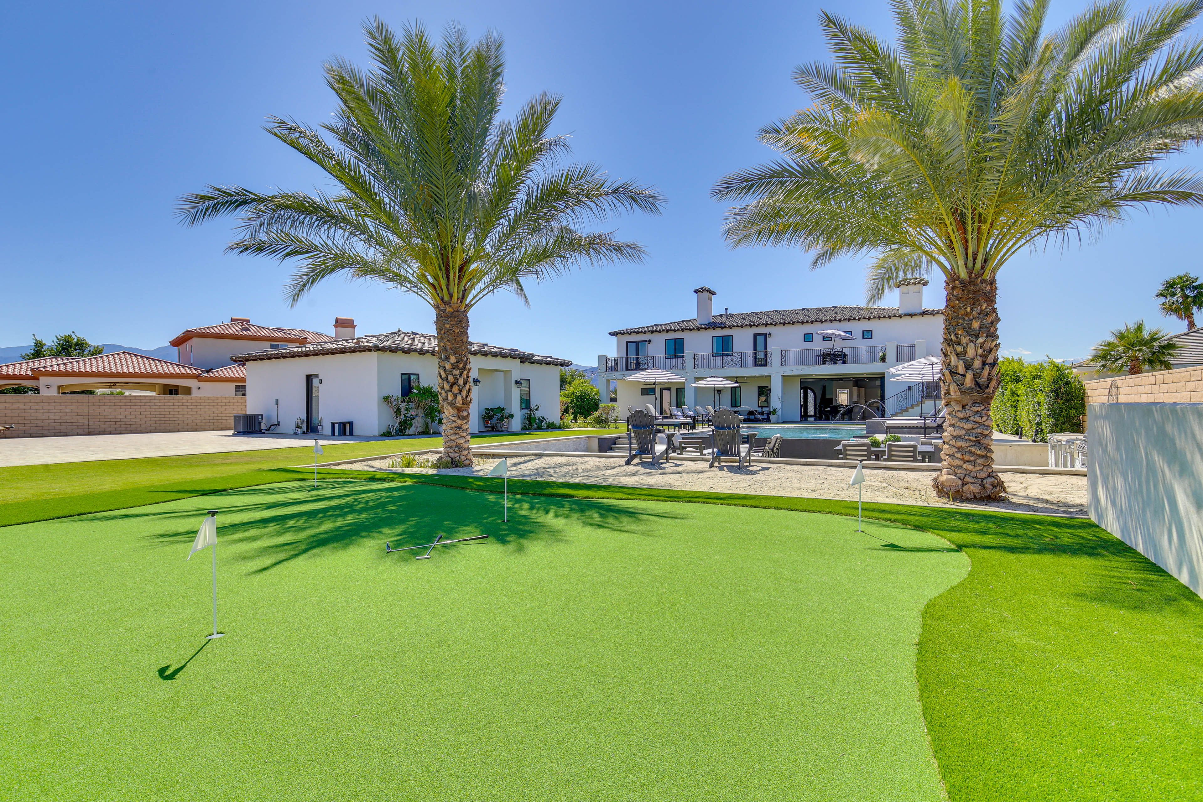 Exterior | 6-Hole Putting Green