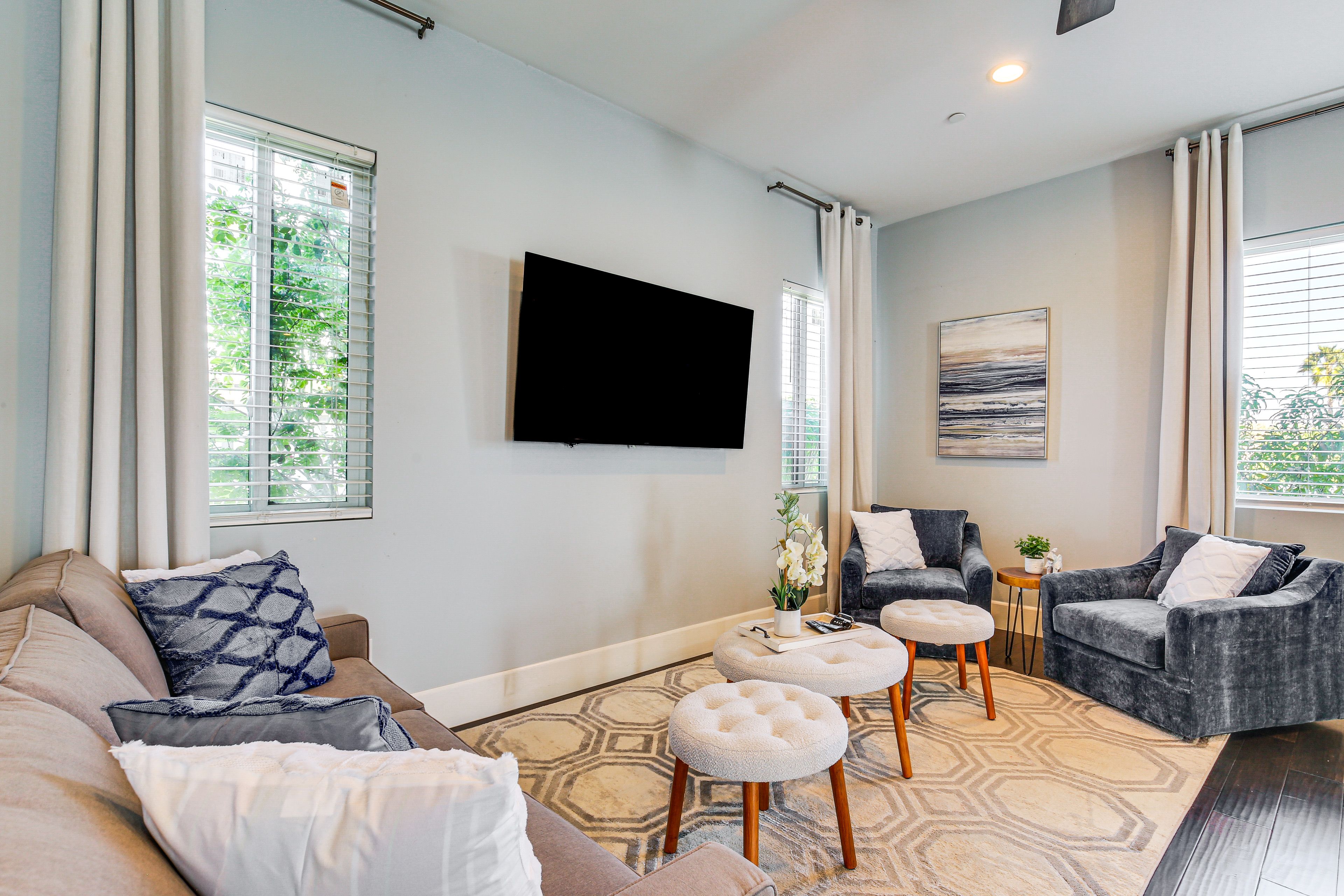 Living Room (Casita) | Smart TV | Queen Sleeper Sofa