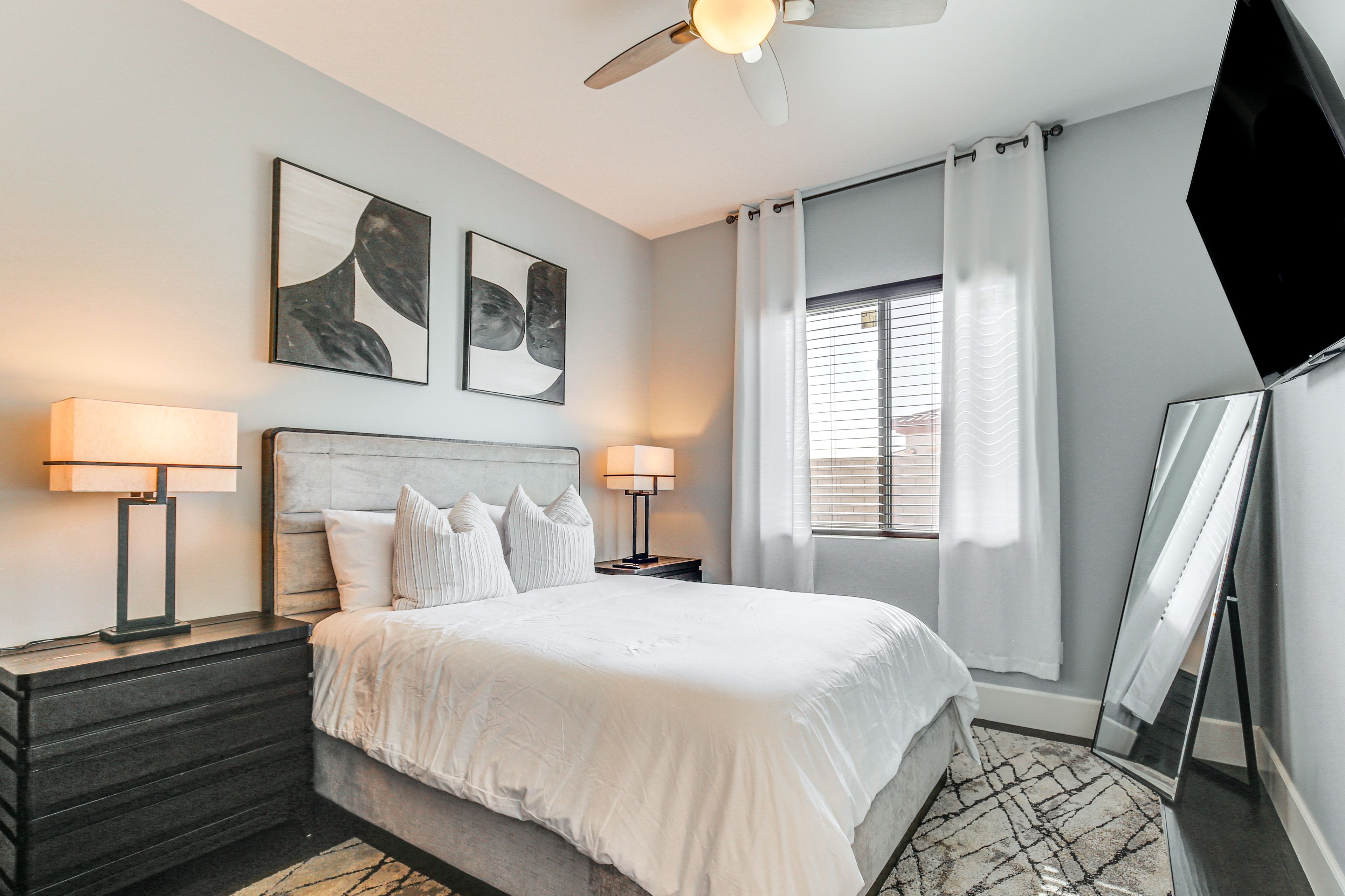 Bedroom 9 (Casita) | Queen Bed