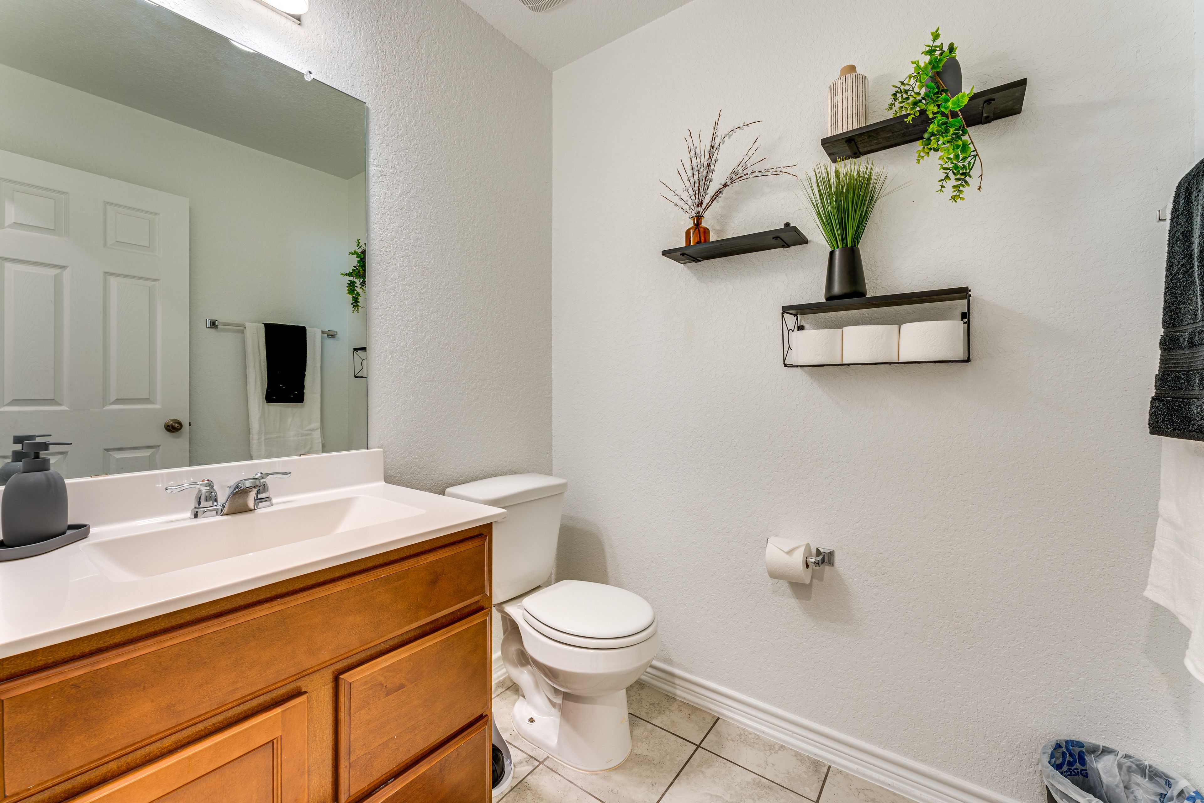 Half Bathroom | 1st Floor