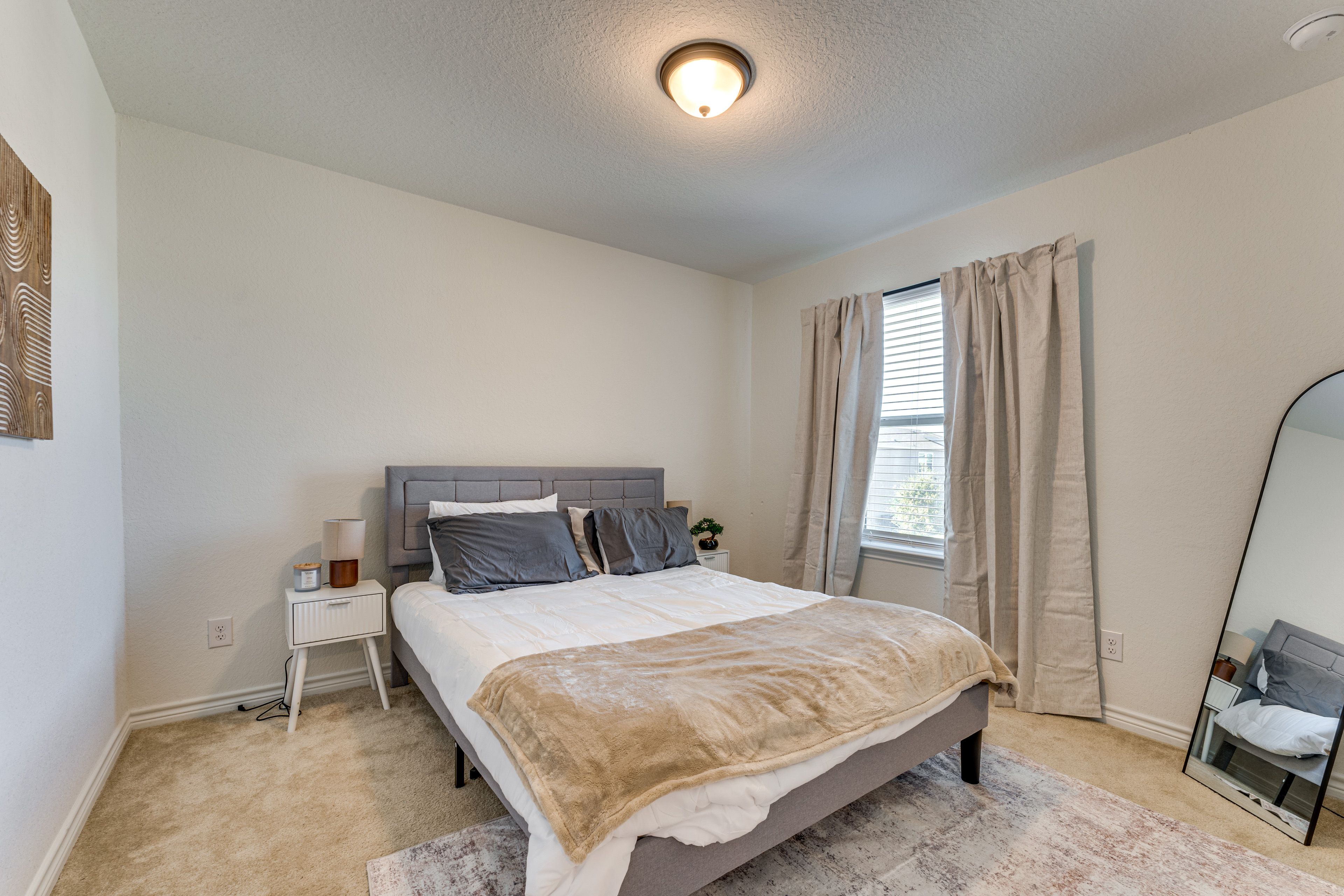 Bedroom 4 | Queen Bed | 2nd Floor