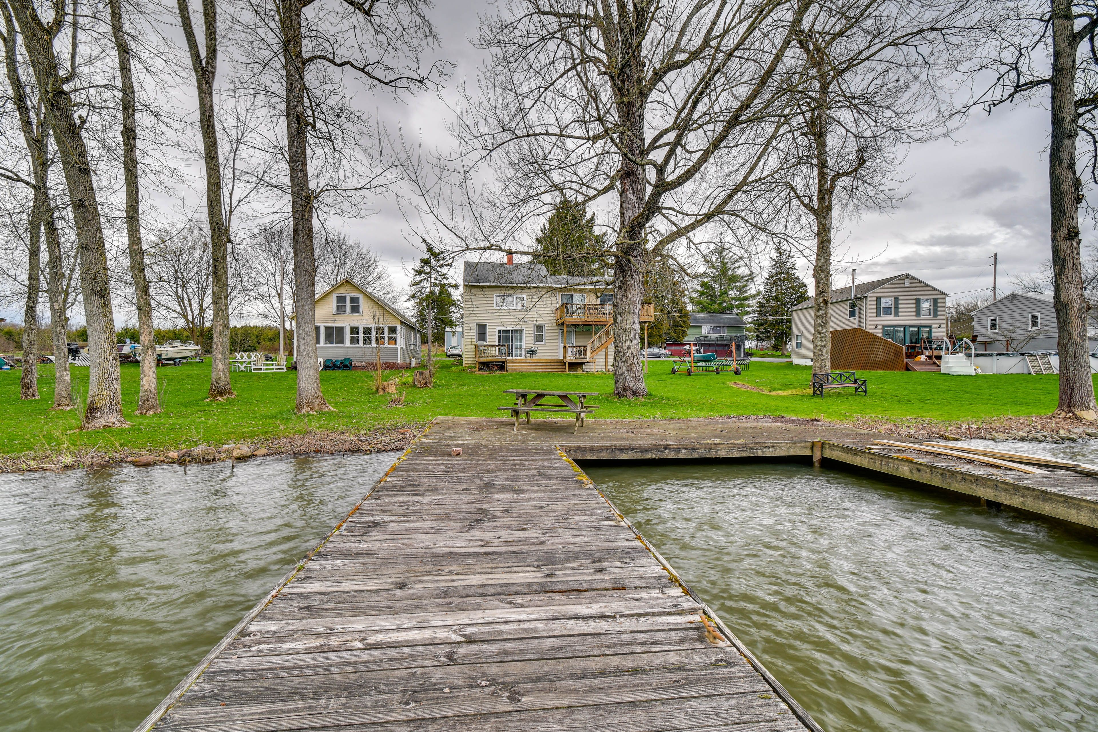 Baldwinsville Vacation Rental | 2BR | 1BA | 1,000 Sq Ft | 1 Step Required