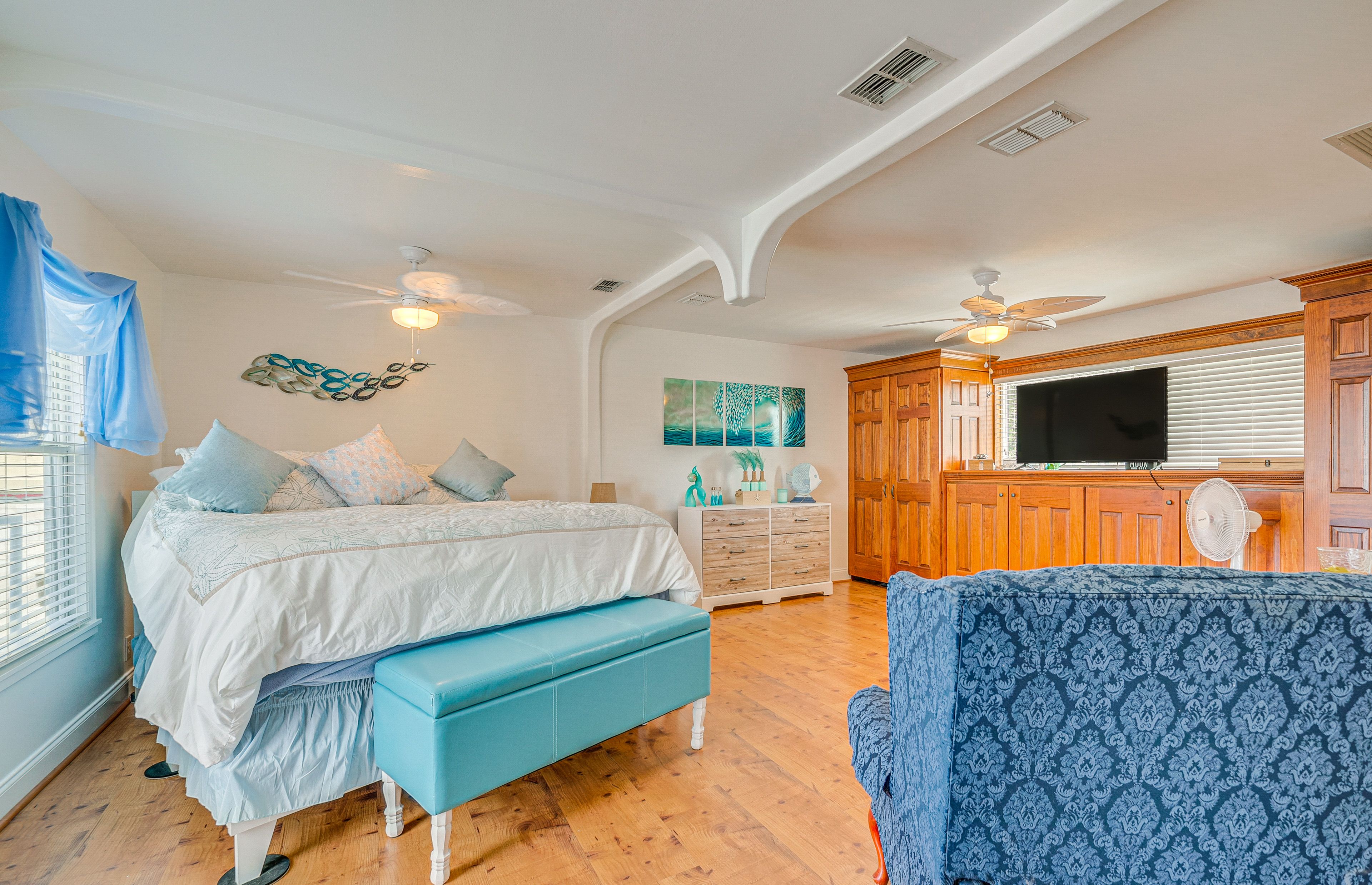 Bedroom Suite | Alaskan King Bed | Access to Balcony | 2nd Floor