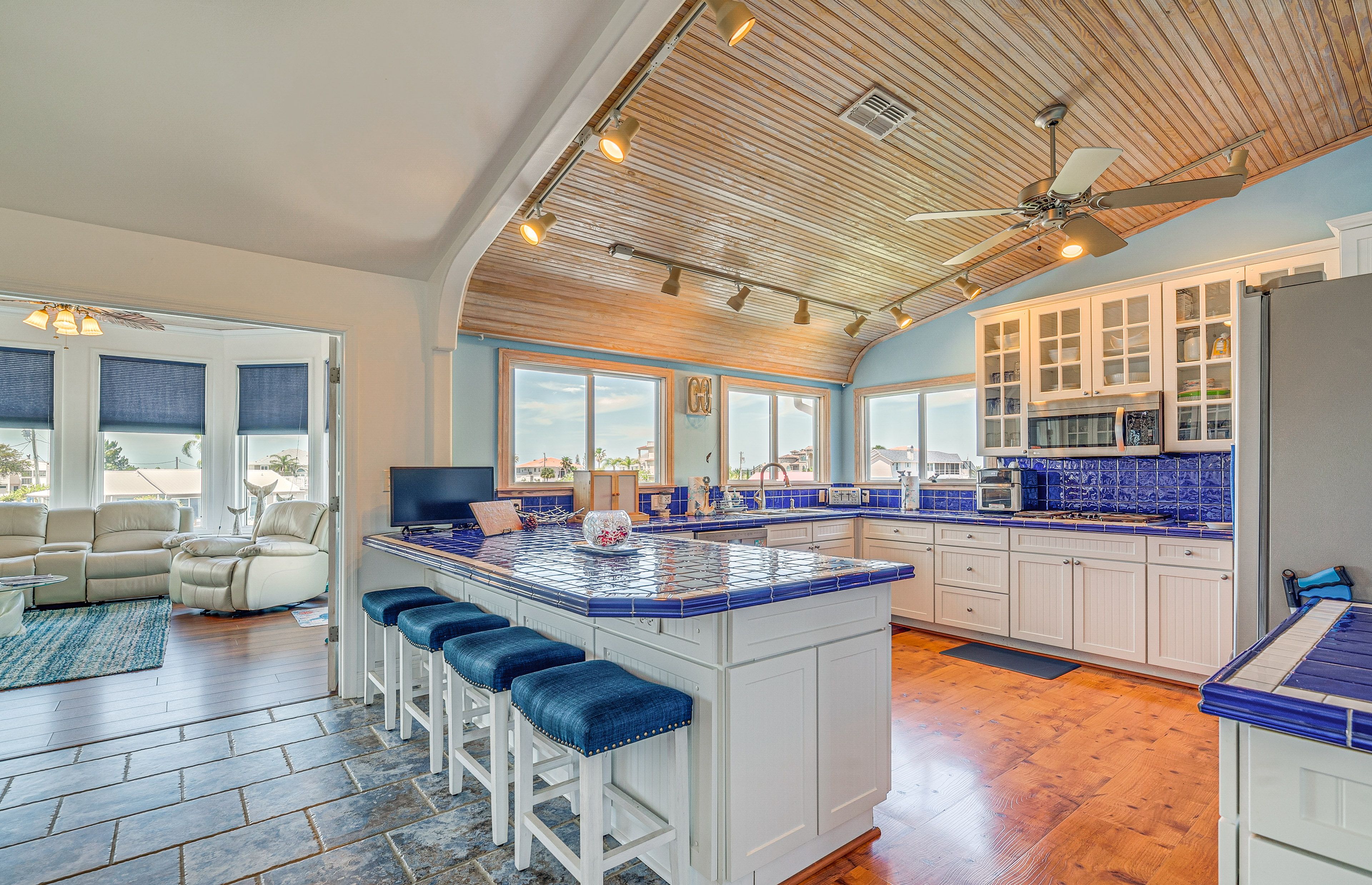 Kitchen | Dishwasher | Stove | 2nd Floor