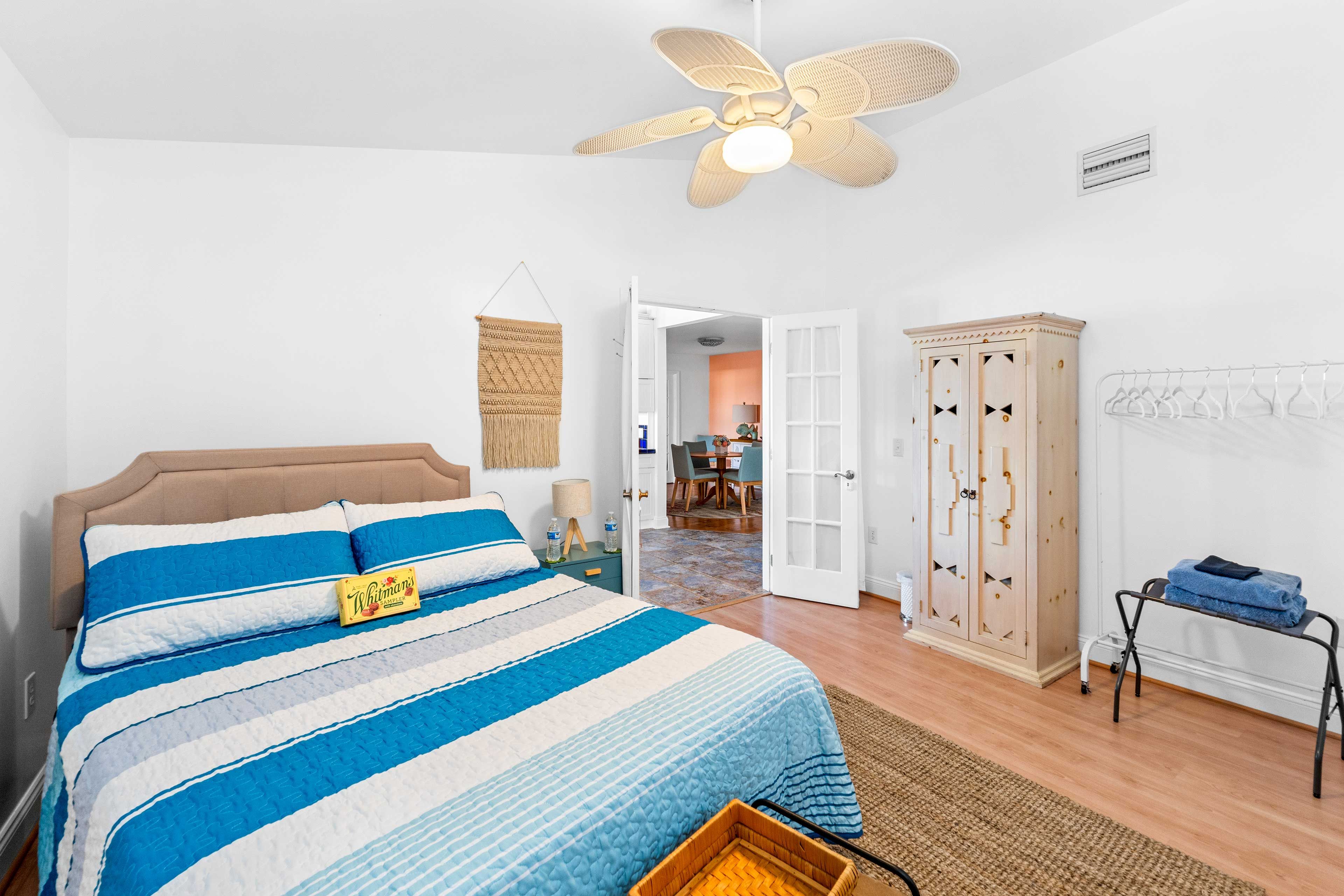 Bedroom 4 | Queen Bed