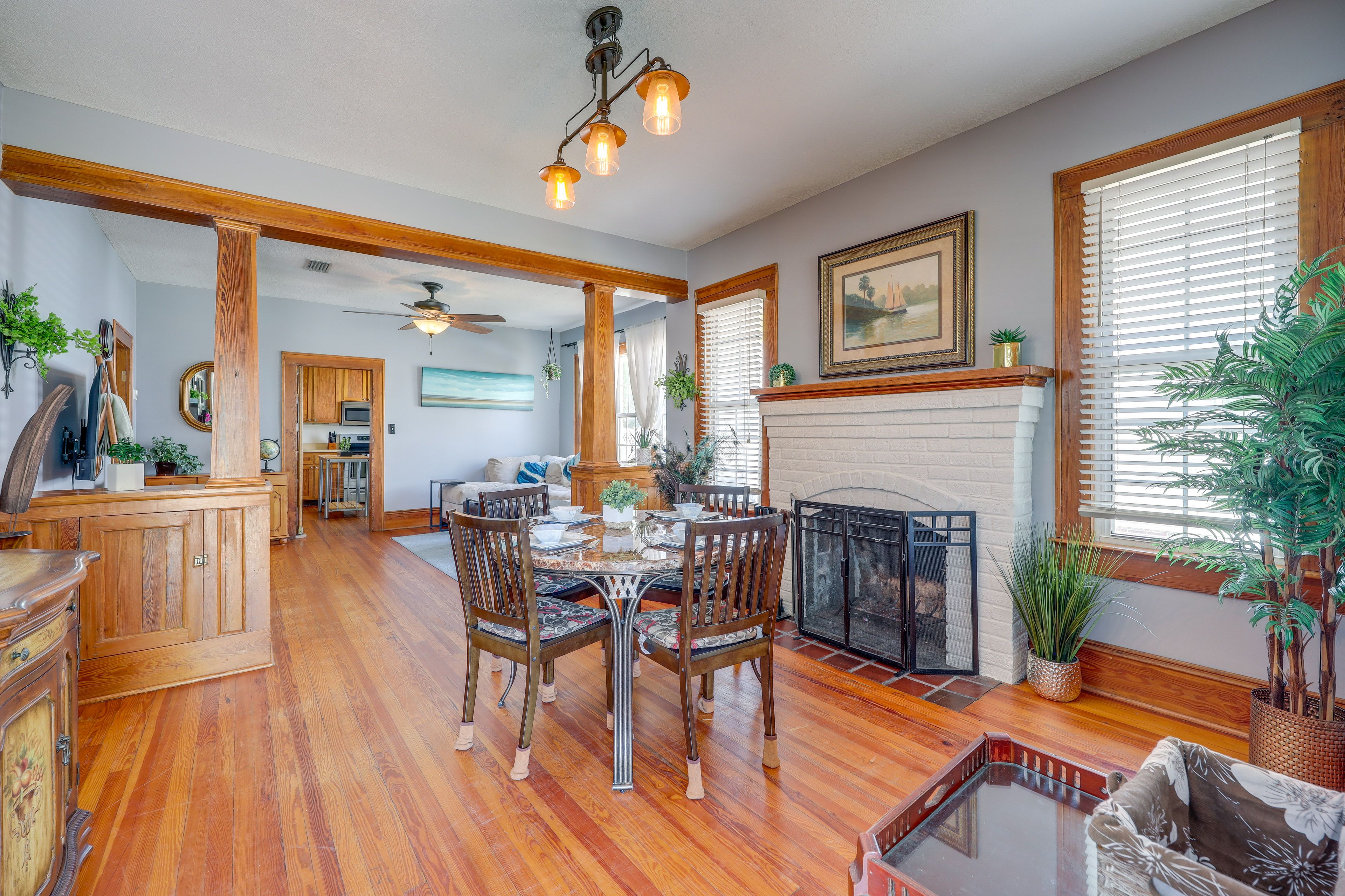 Dining Area | Dishware & Flatware Provided