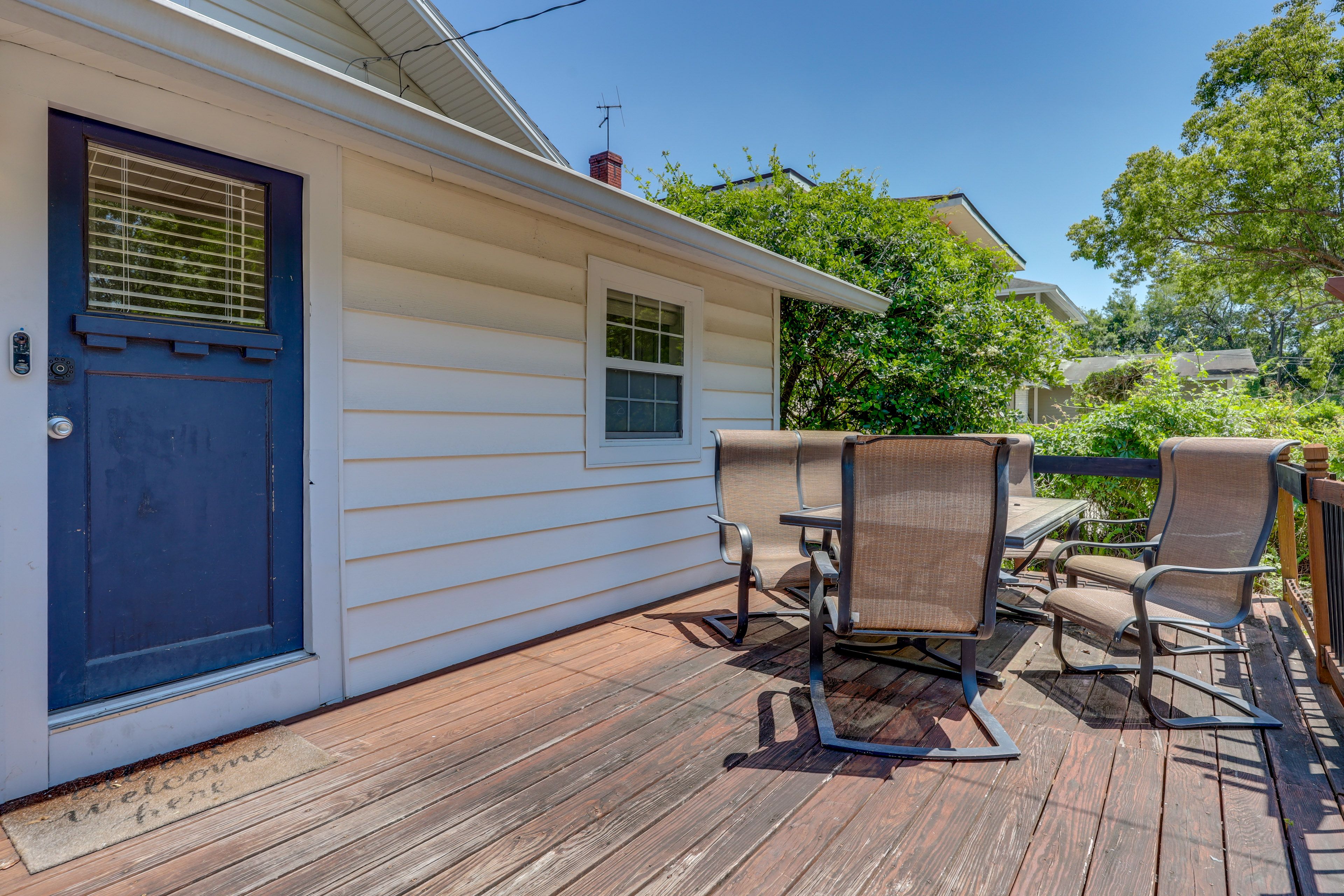 Deck | Outdoor Dining | Main Entry