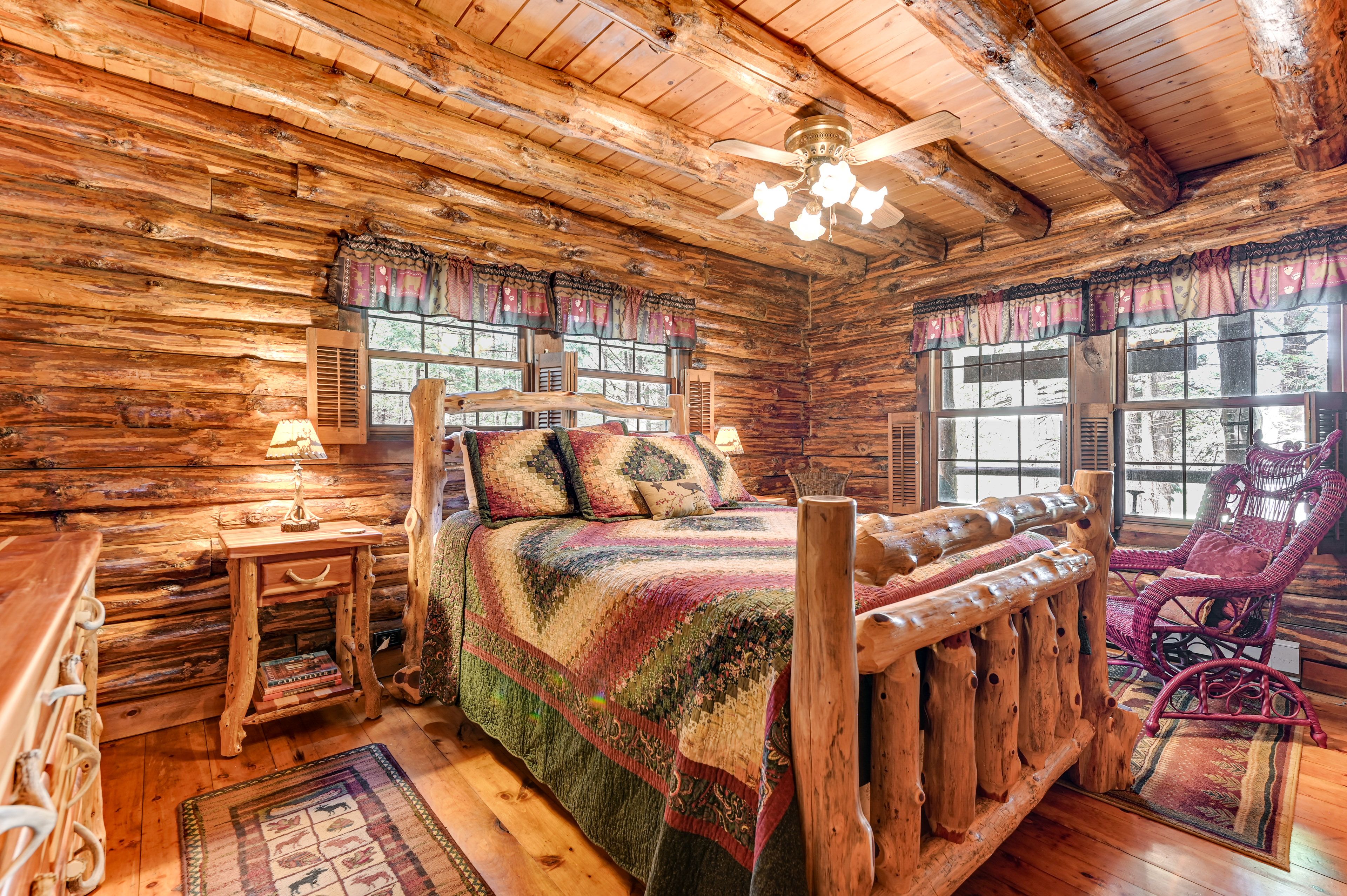 Bedroom | 1st Floor | Queen Bed | Linens Provided