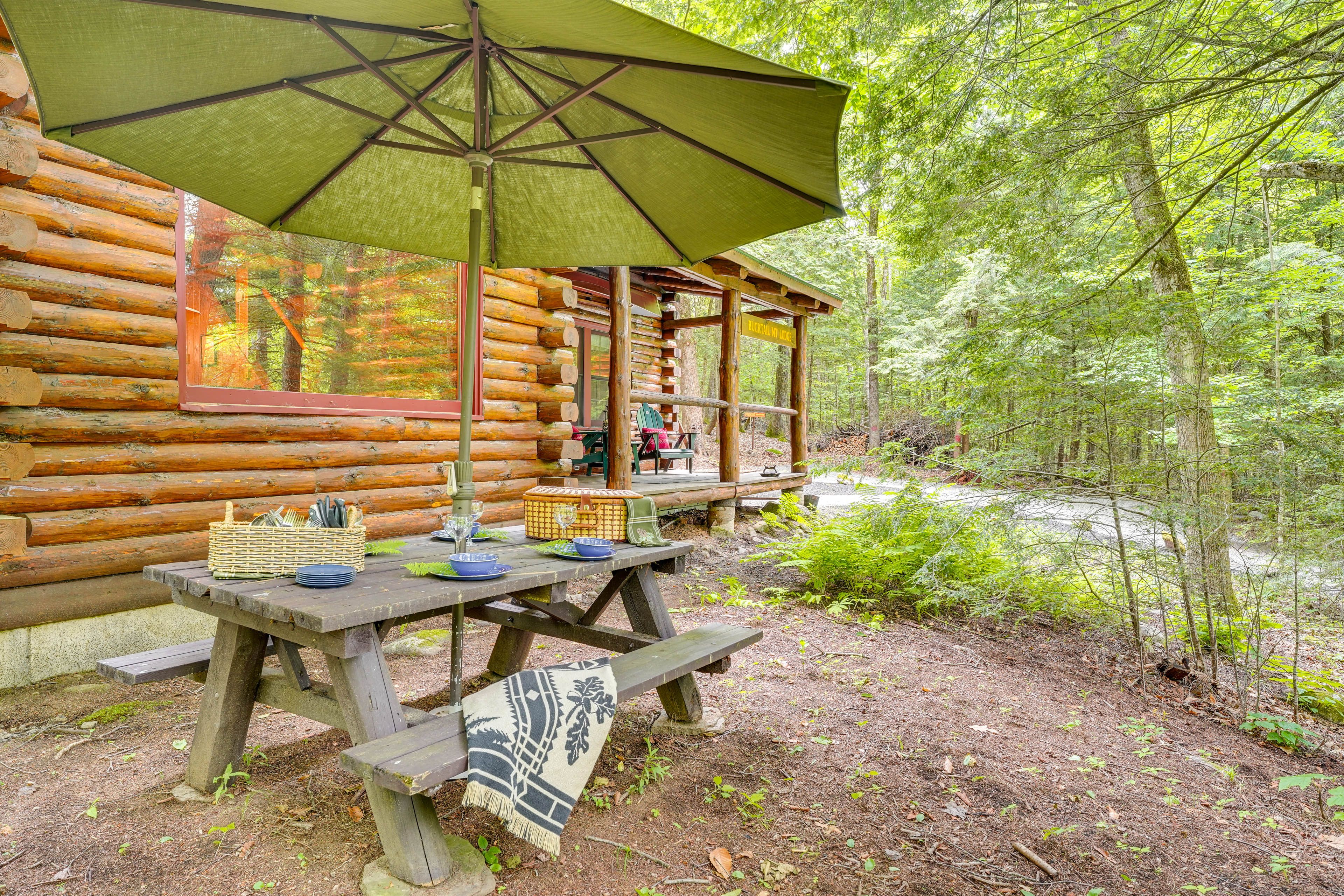 Yard Space | Picnic Table