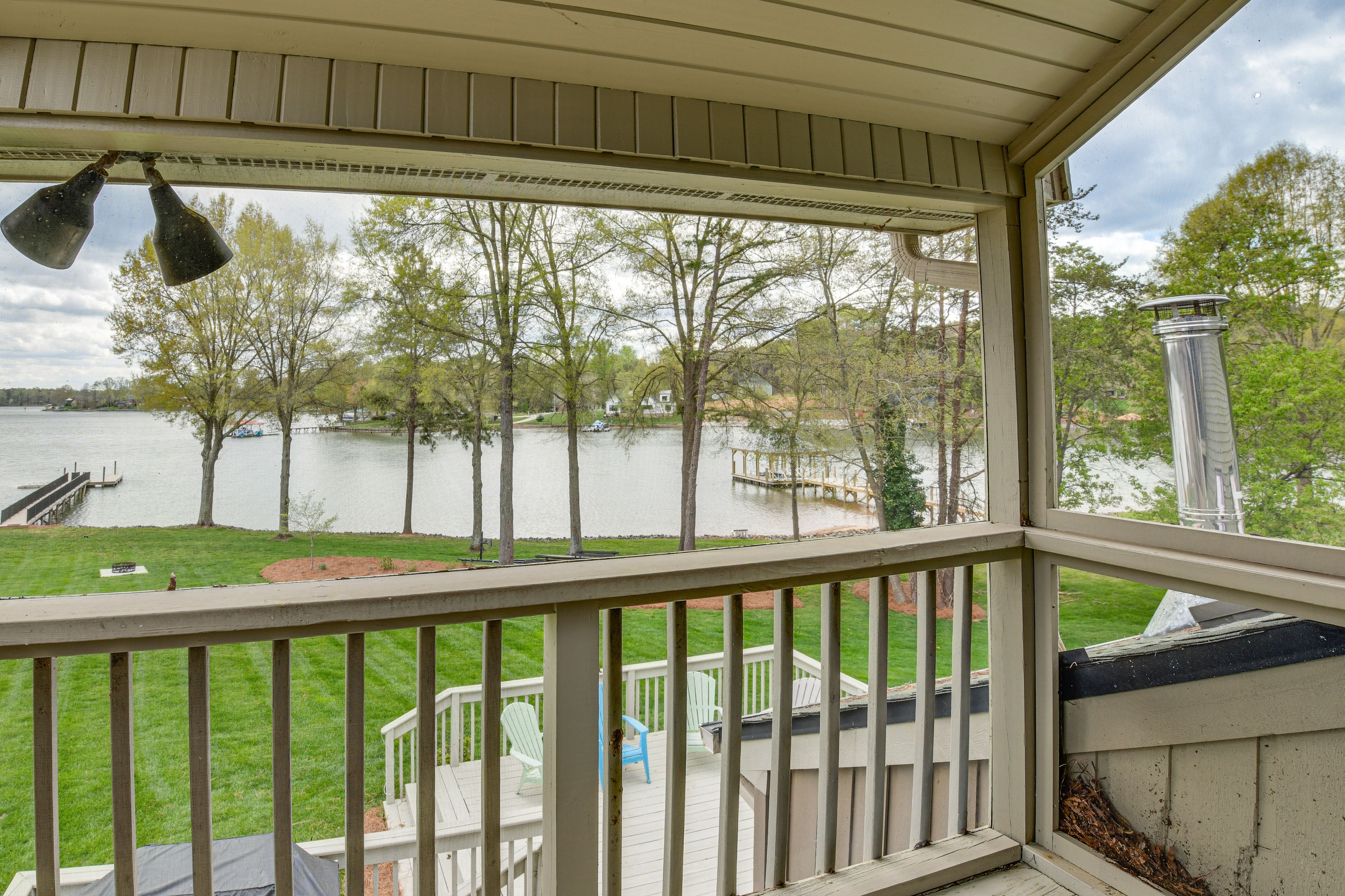 Screened Balcony | 2nd Floor