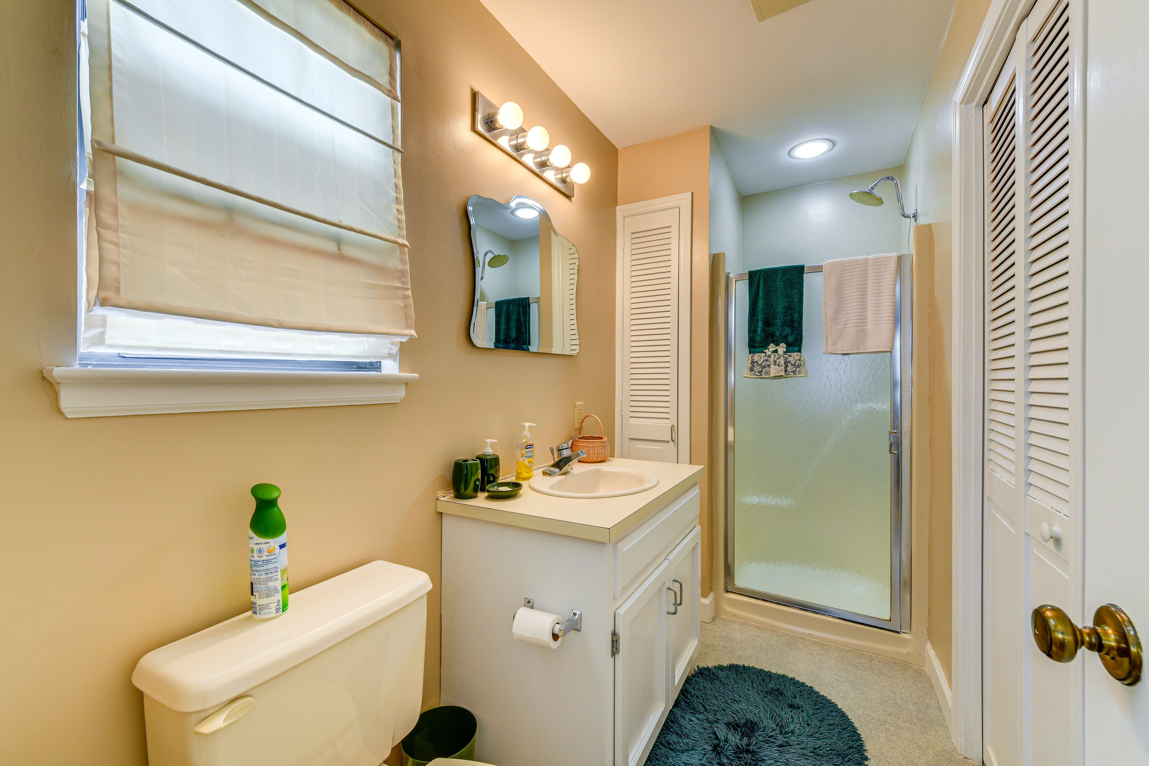 En-Suite Bathroom | 2nd Floor