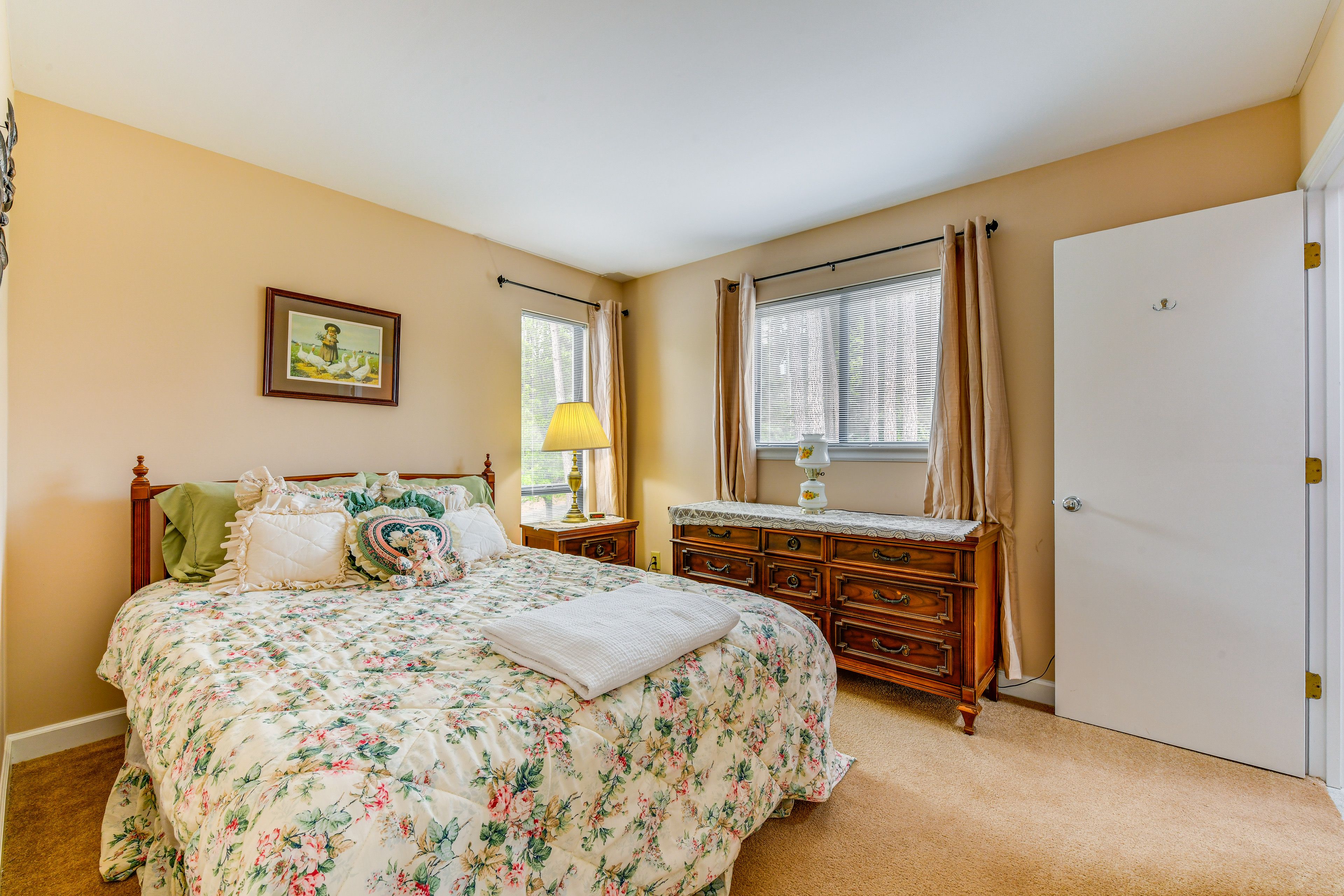 Bedroom 2 | King Bed | 2nd Floor