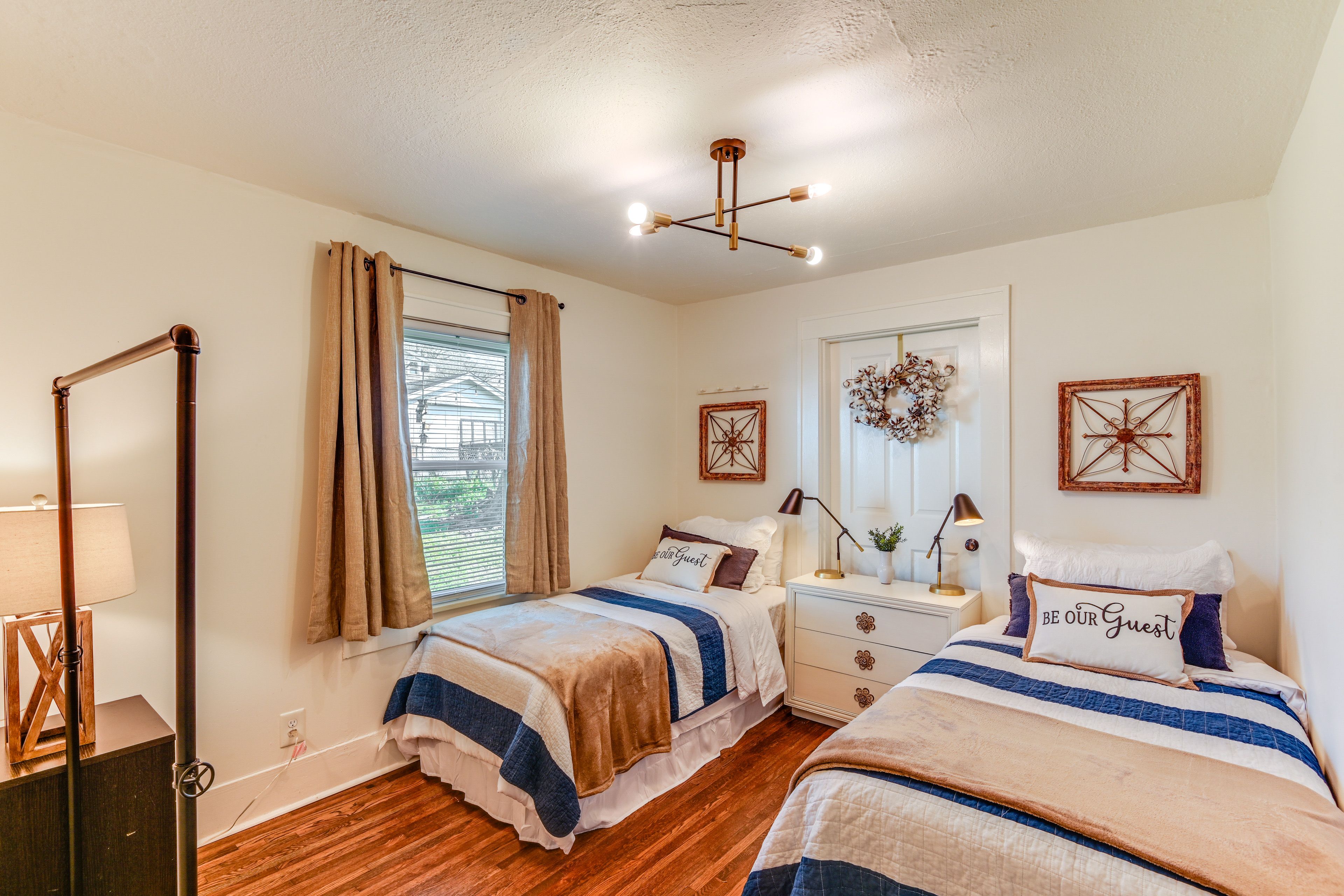 Bedroom 2 | 2 Twin Beds